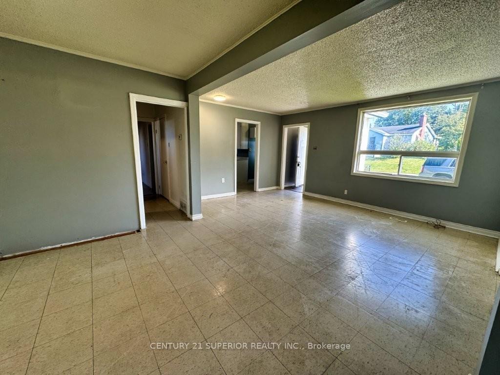 Photo 4 of 4 Croy Court, Marathon — HOMEH