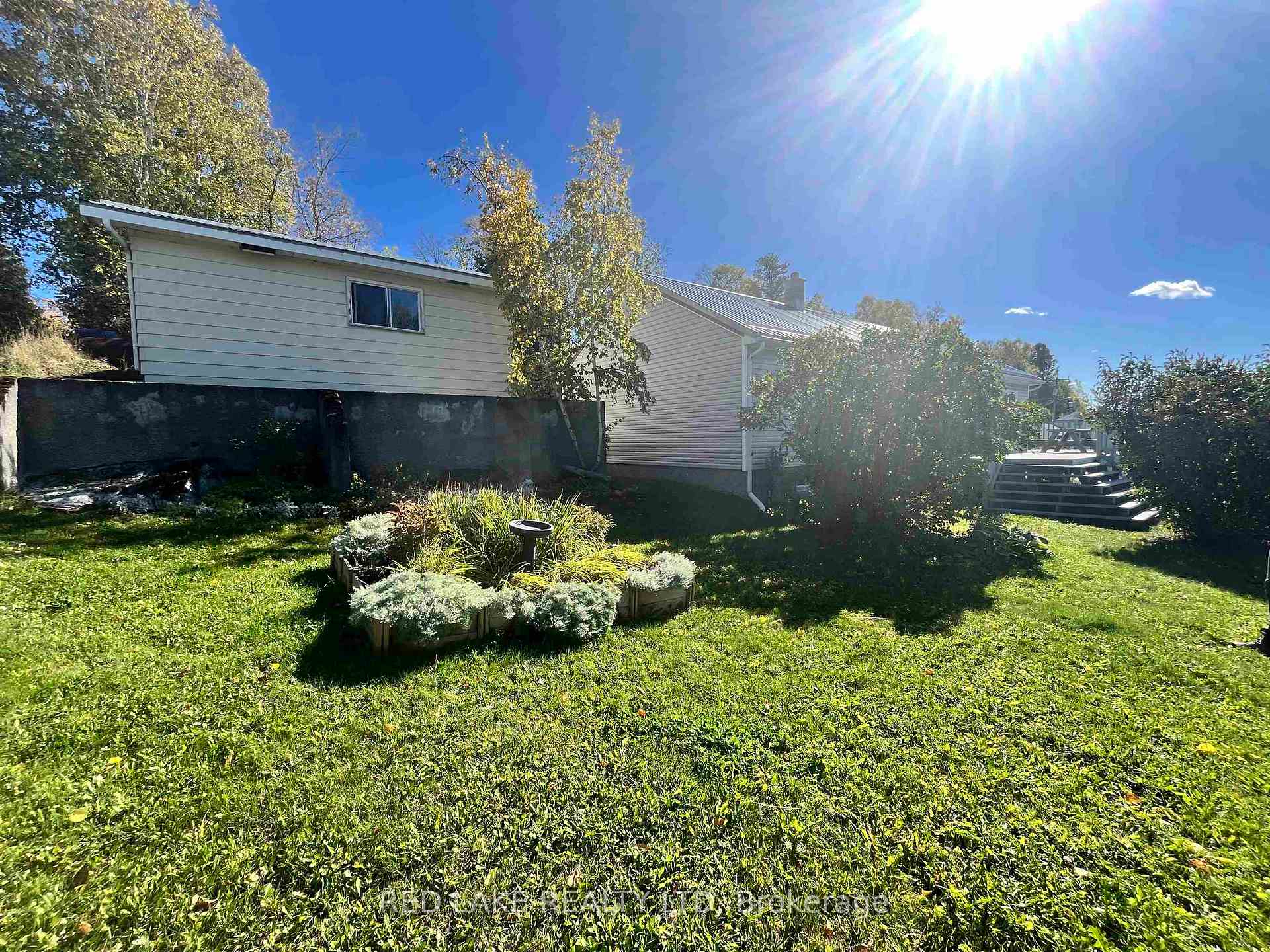 Photo 7 of 16 Lakeview Avenue, Red Lake — HOMEH