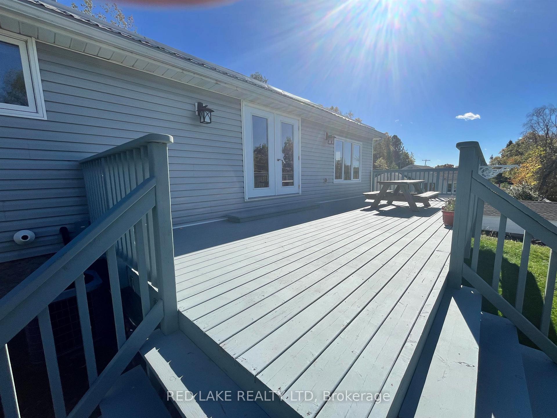 Photo 9 of 16 Lakeview Avenue, Red Lake — HOMEH