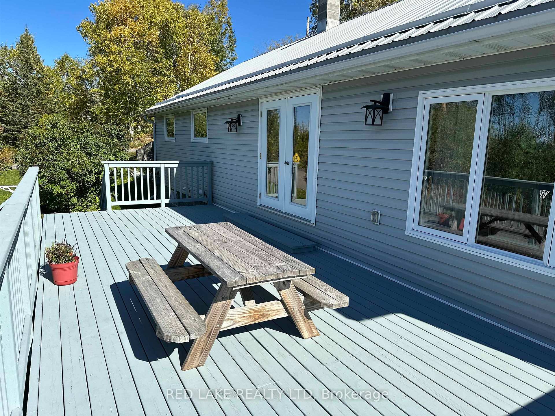 Photo 11 of 16 Lakeview Avenue, Red Lake — HOMEH