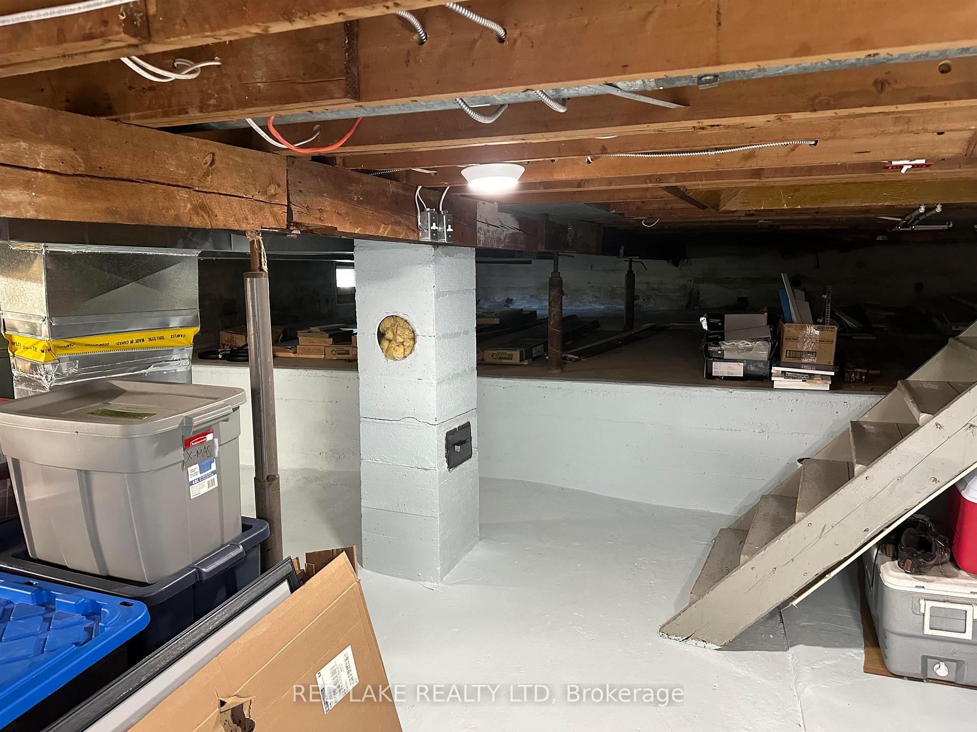 Photo 34 of 16 Lakeview Avenue, Red Lake — HOMEH