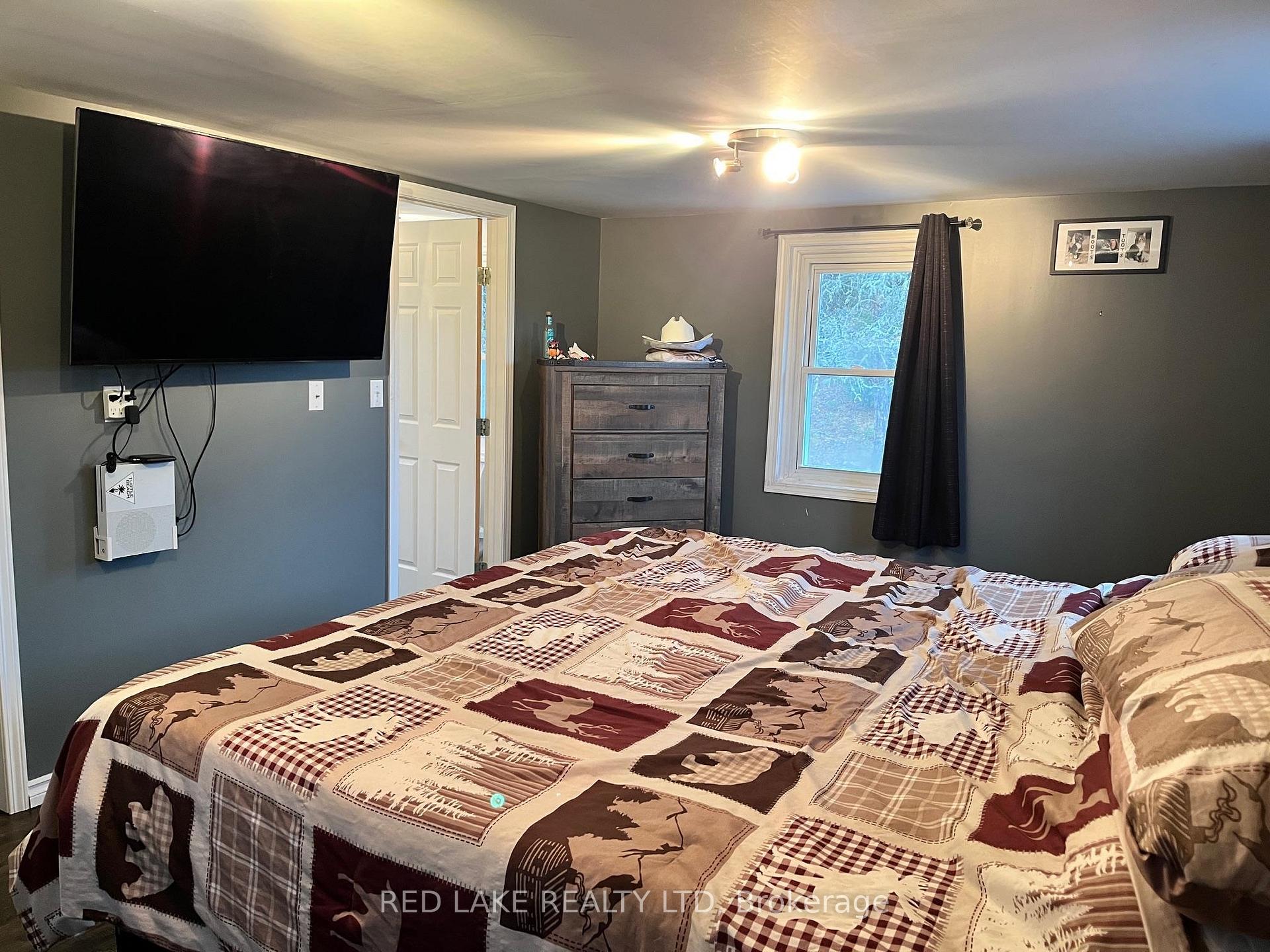 Photo 10 of 67 Goldshore Road, Red Lake — HOMEH