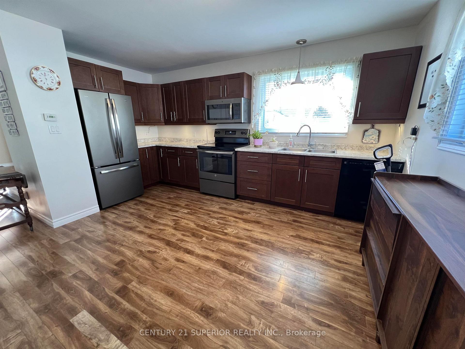 Photo 6 of 13 Falcon Drive, Manitouwadge — HOMEH