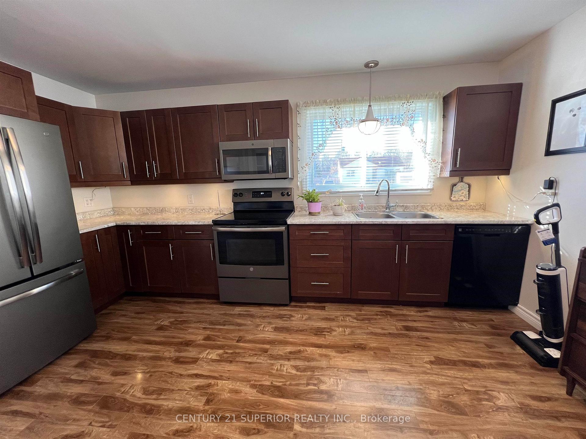 Photo 7 of 13 Falcon Drive, Manitouwadge — HOMEH