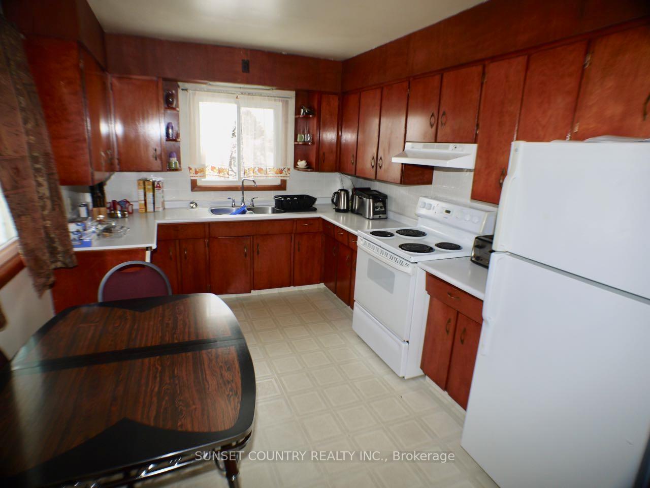 Photo 11 of 248 Second Street, Dryden, Hillcrest — HOMEH
