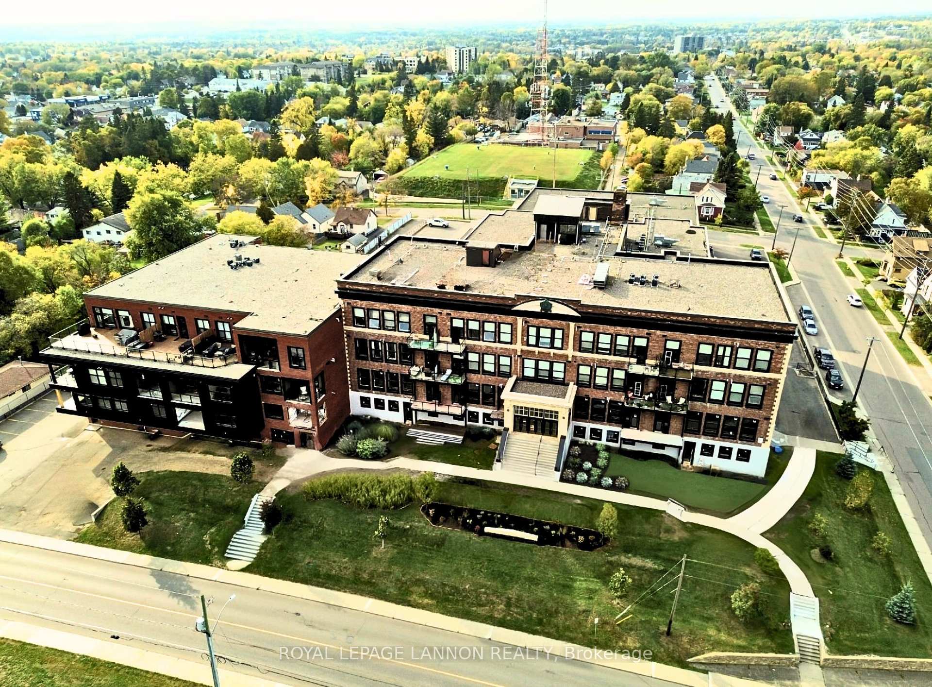 Front of Unit 3211, 96 High Street N