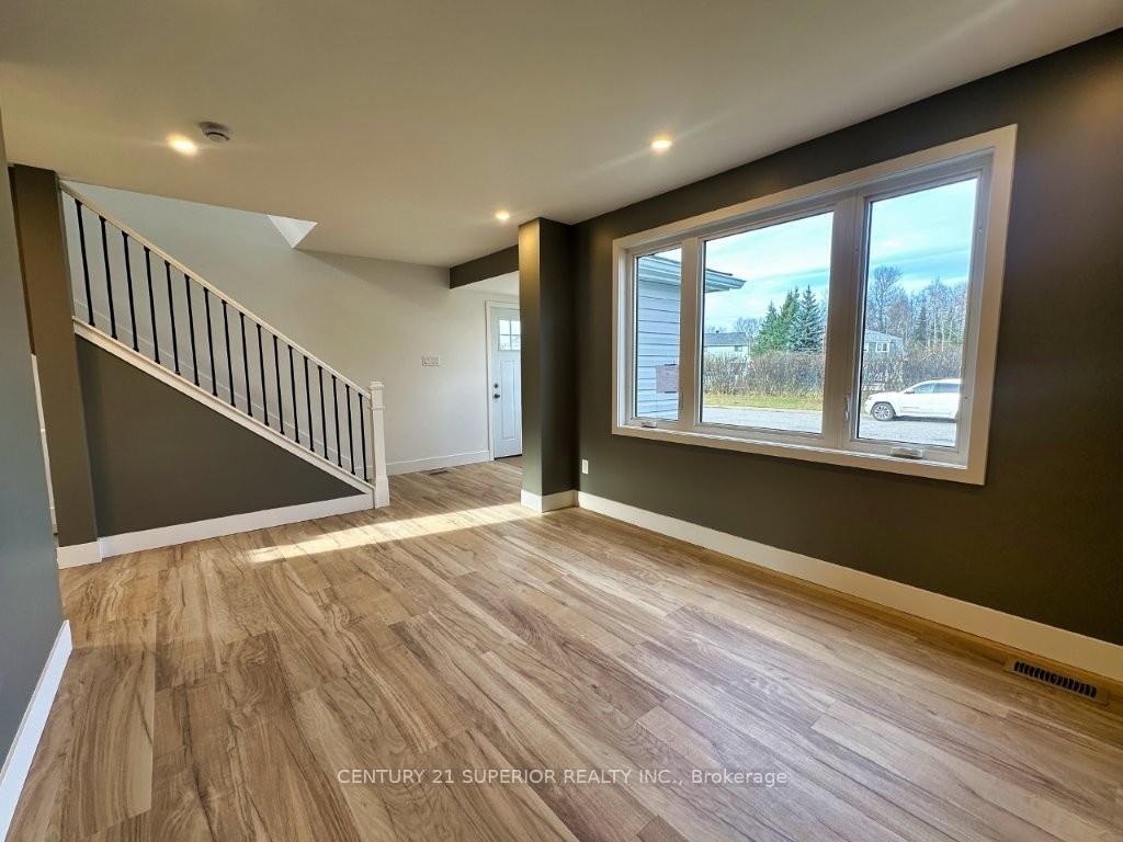Photo 7 of 78 Timmins Street, Red Rock, TB-85 — HOMEH