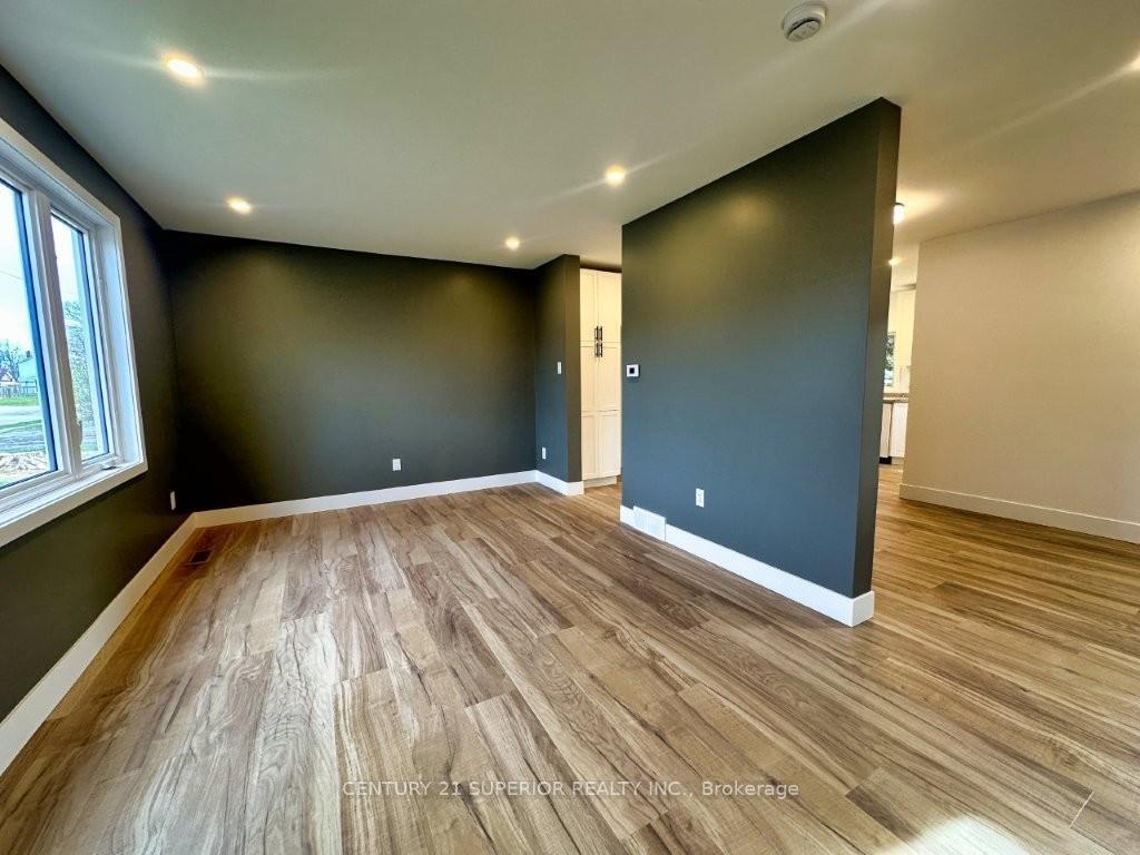 Photo 11 of 78 Timmins Street, Red Rock, TB-85 — HOMEH