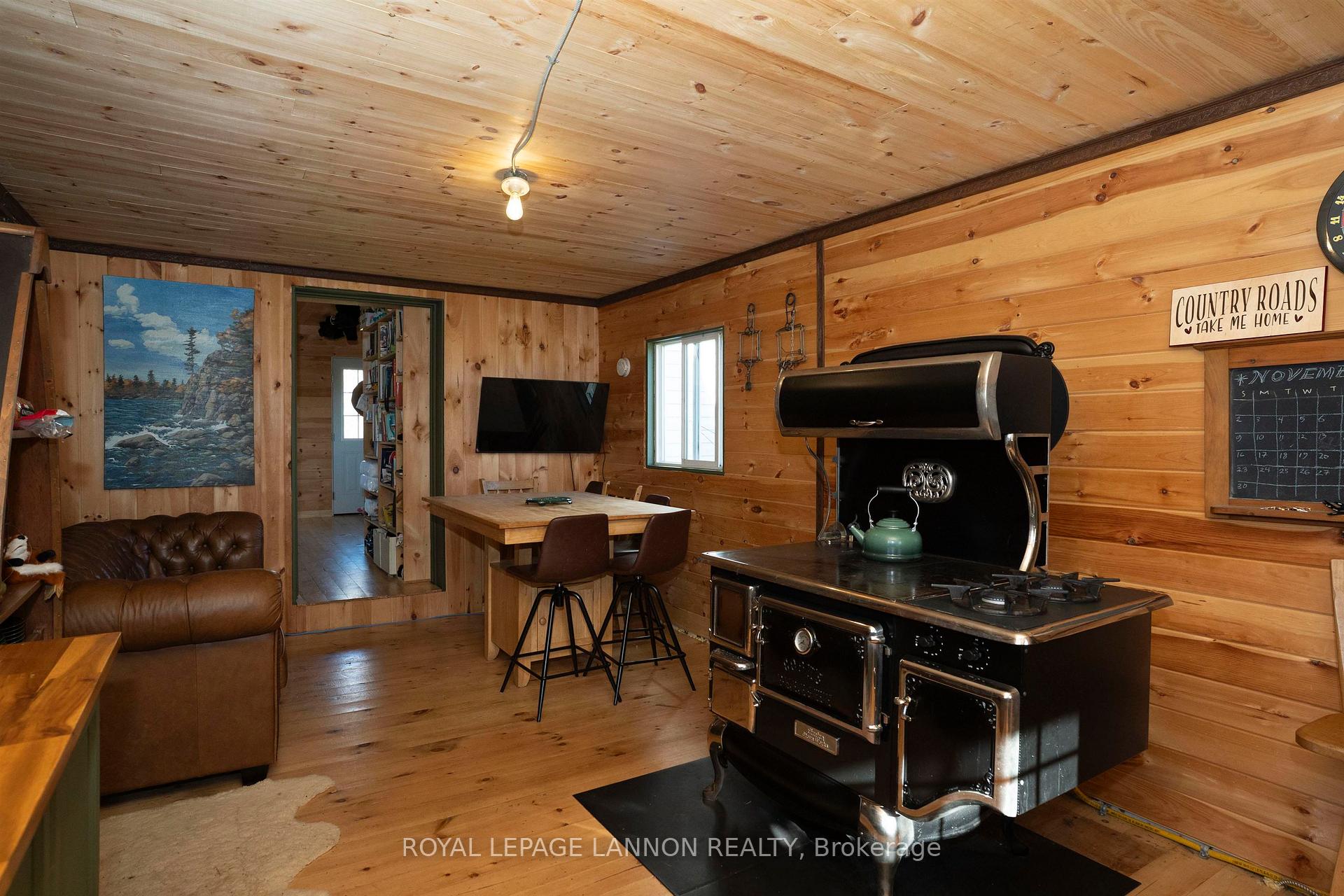 Photo 11 of 56 Savoie Road, Neebing, Crooks — HOMEH