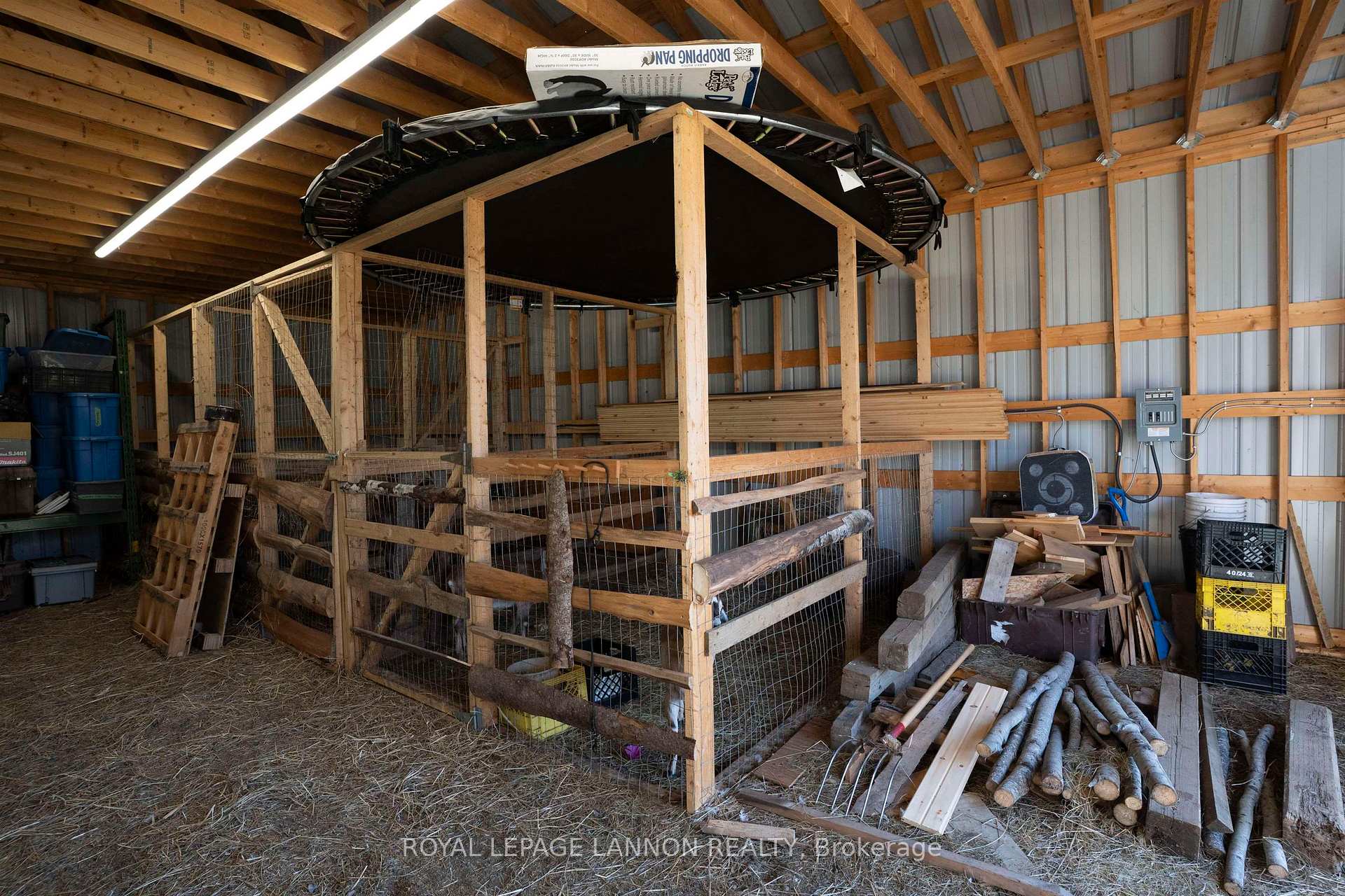 Photo 12 of 56 Savoie Road, Neebing, Crooks — HOMEH