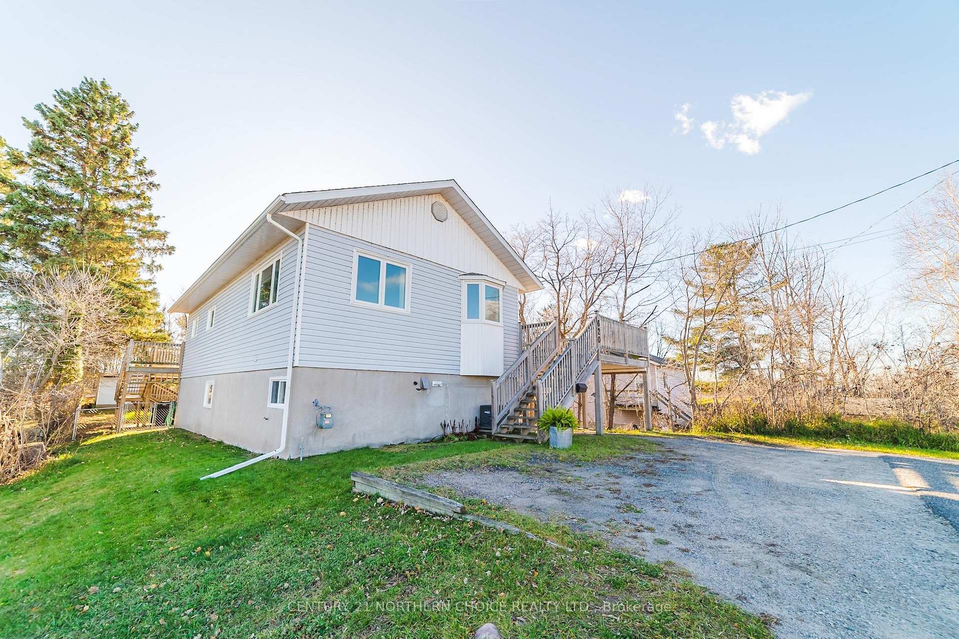 Photo 2 of 620 Sixth St, Kenora, Keewatin — HOMEH