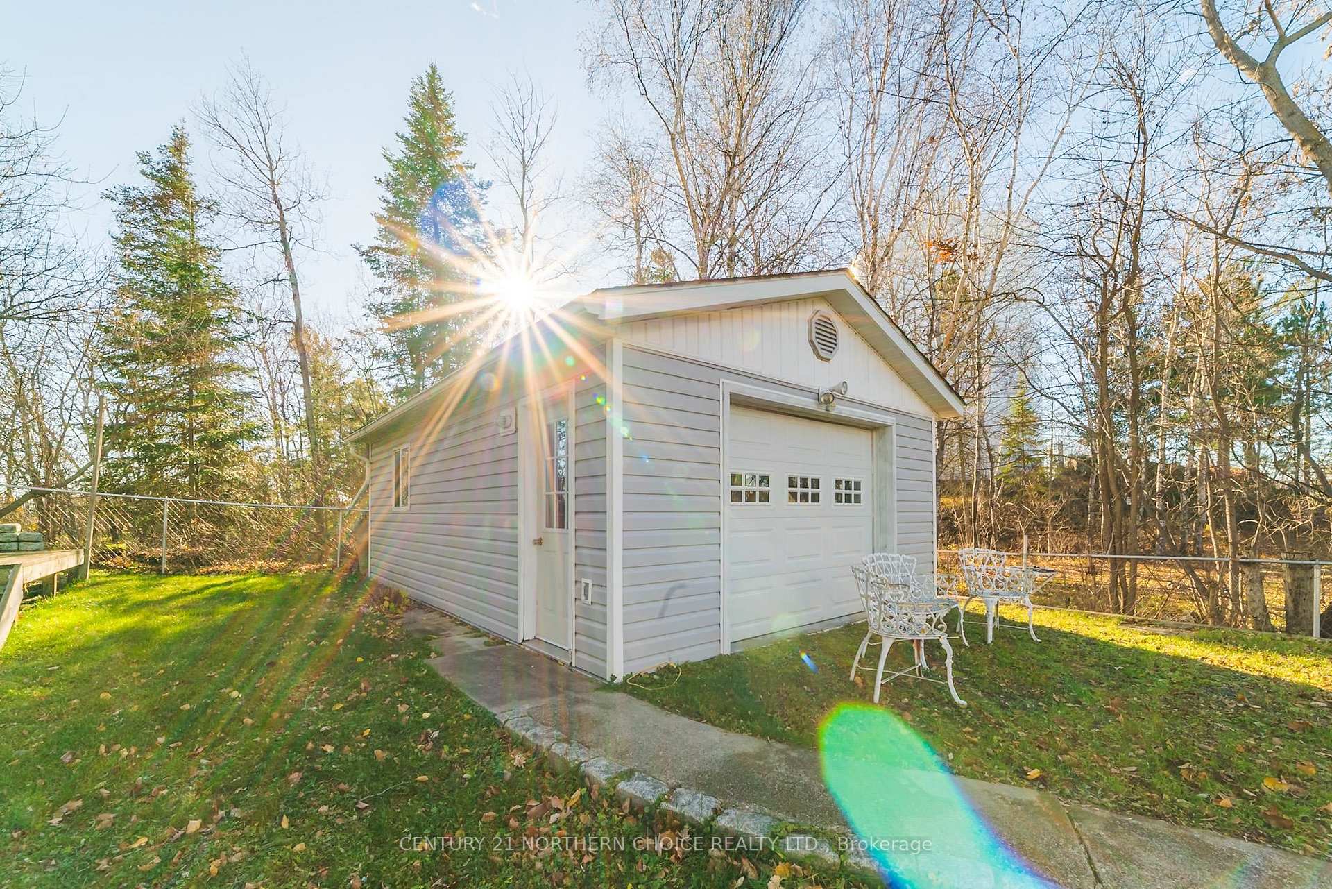 Photo 6 of 620 Sixth St, Kenora, Keewatin — HOMEH