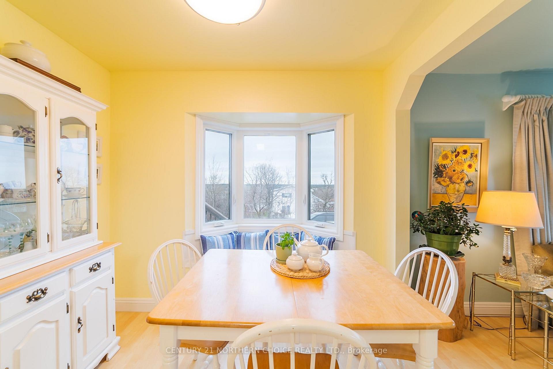 Photo 13 of 620 Sixth St, Kenora, Keewatin — HOMEH