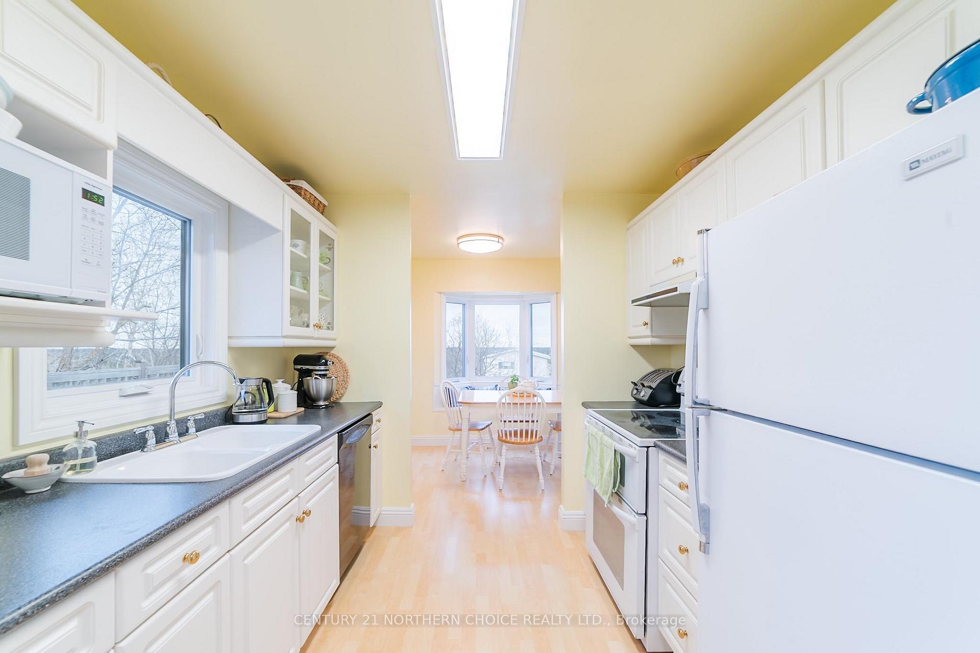 Photo 17 of 620 Sixth St, Kenora, Keewatin — HOMEH