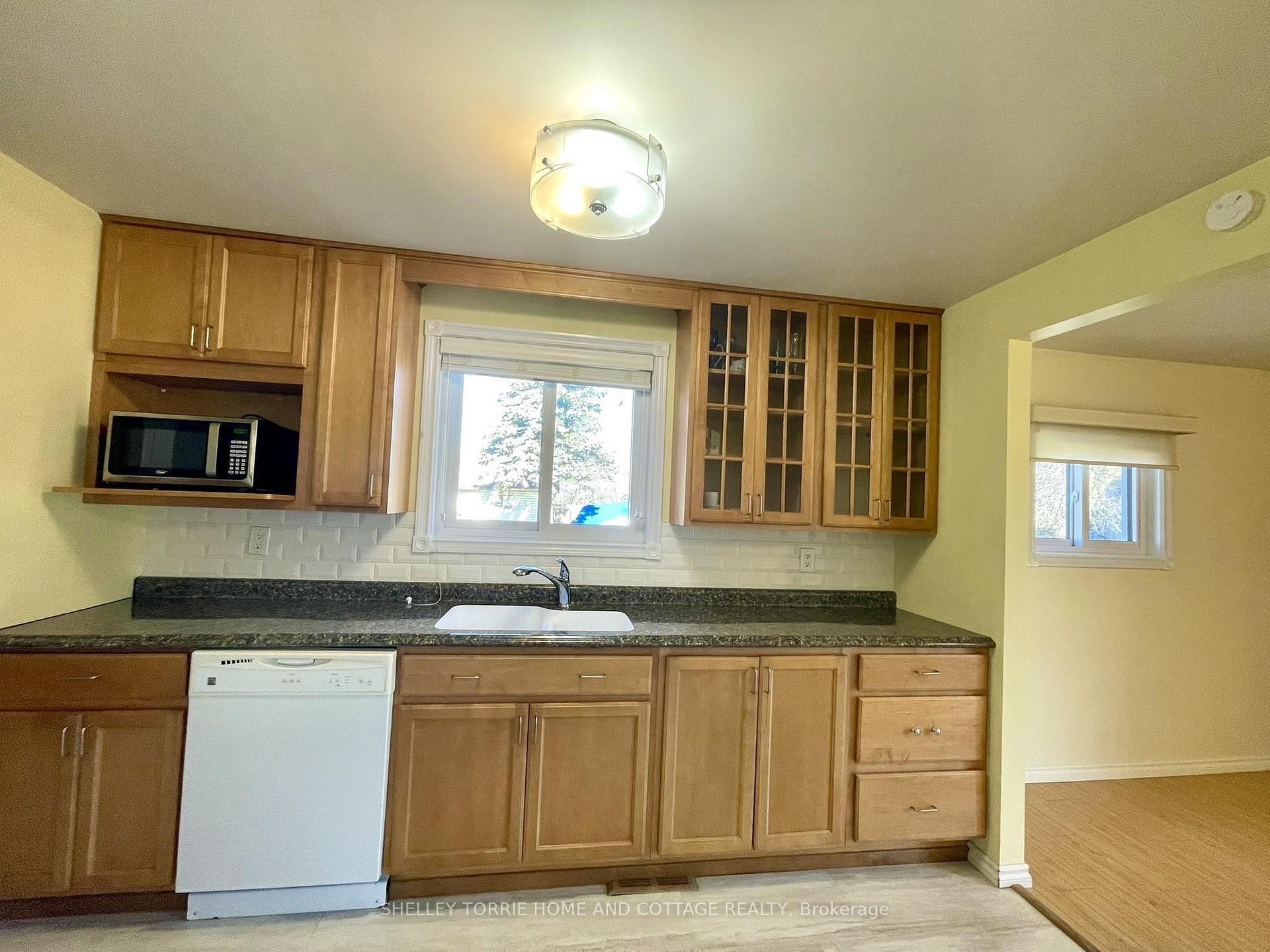 Photo 3 of 806 Sixth Avenue S, Kenora, Lakeside — HOMEH
