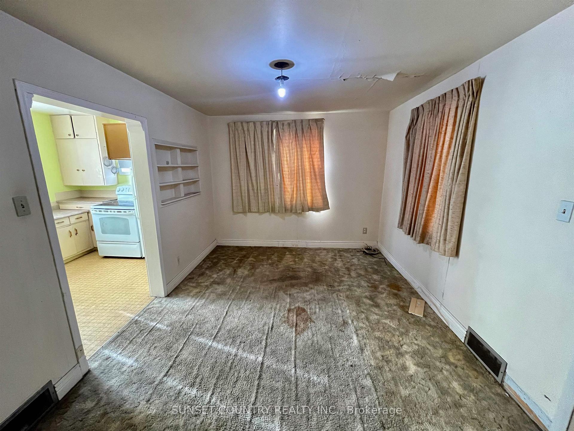 Photo 7 of 254 Florence Street, Dryden, Hillcrest — HOMEH