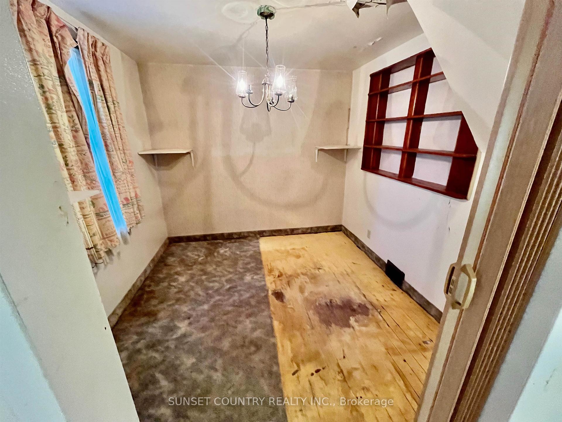 Photo 10 of 254 Florence Street, Dryden, Hillcrest — HOMEH
