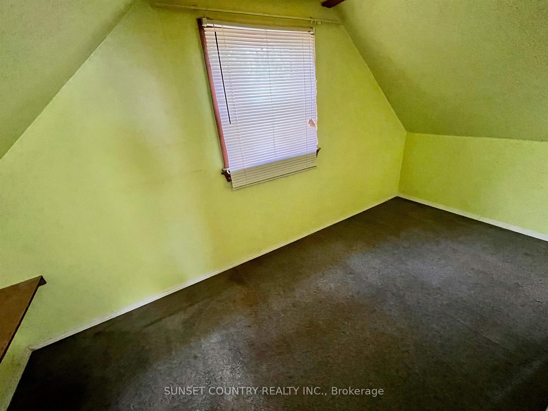 Photo 15 of 254 Florence Street, Dryden, Hillcrest — HOMEH