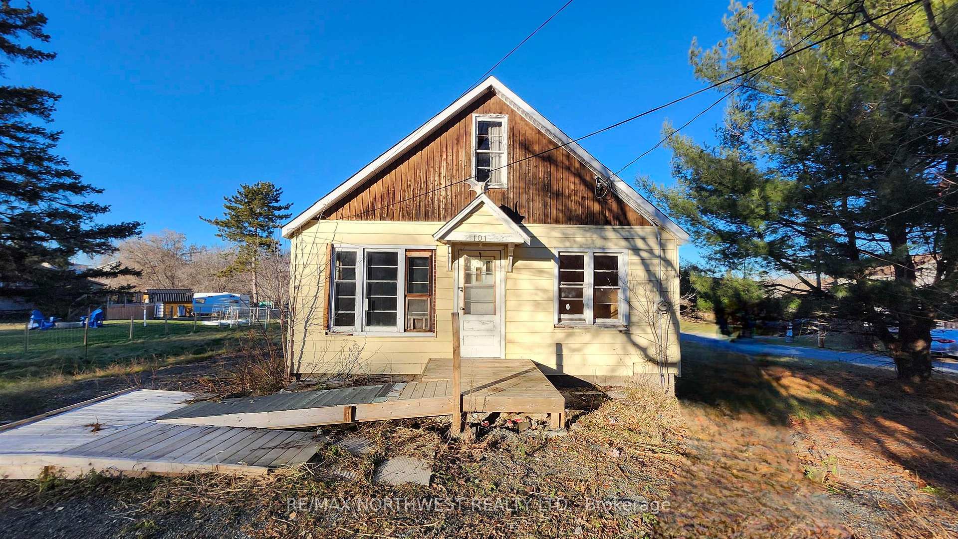 Photo 1 of 101 Charles Street, Kenora, Keewatin — HOMEH