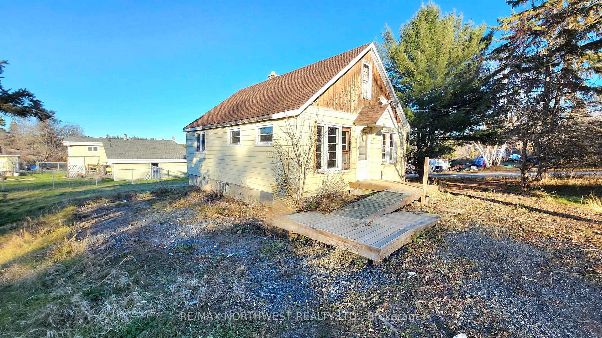 Photo 2 of 101 Charles Street, Kenora, Keewatin — HOMEH