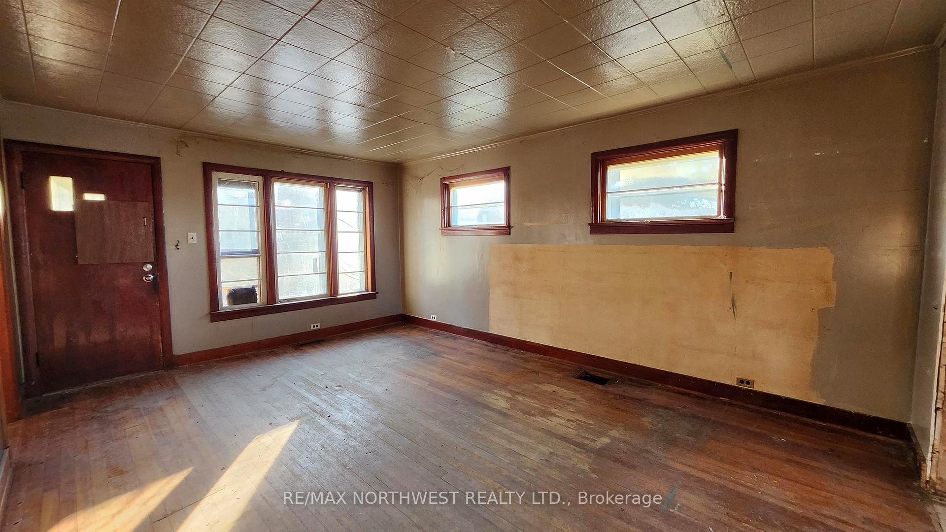 Photo 4 of 101 Charles Street, Kenora, Keewatin — HOMEH