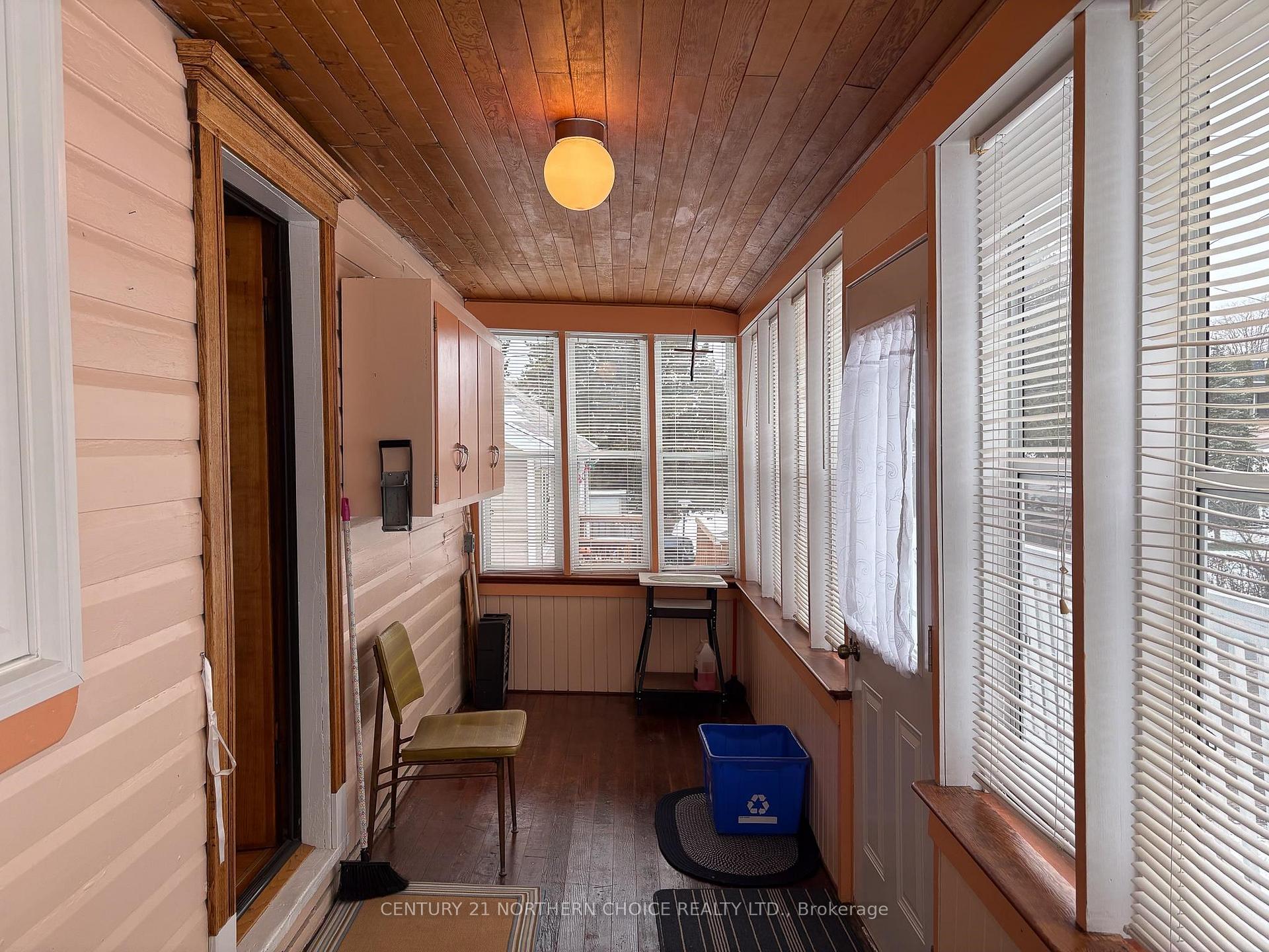 Photo 2 of 416 Bay Street, Kenora, Keewatin — HOMEH