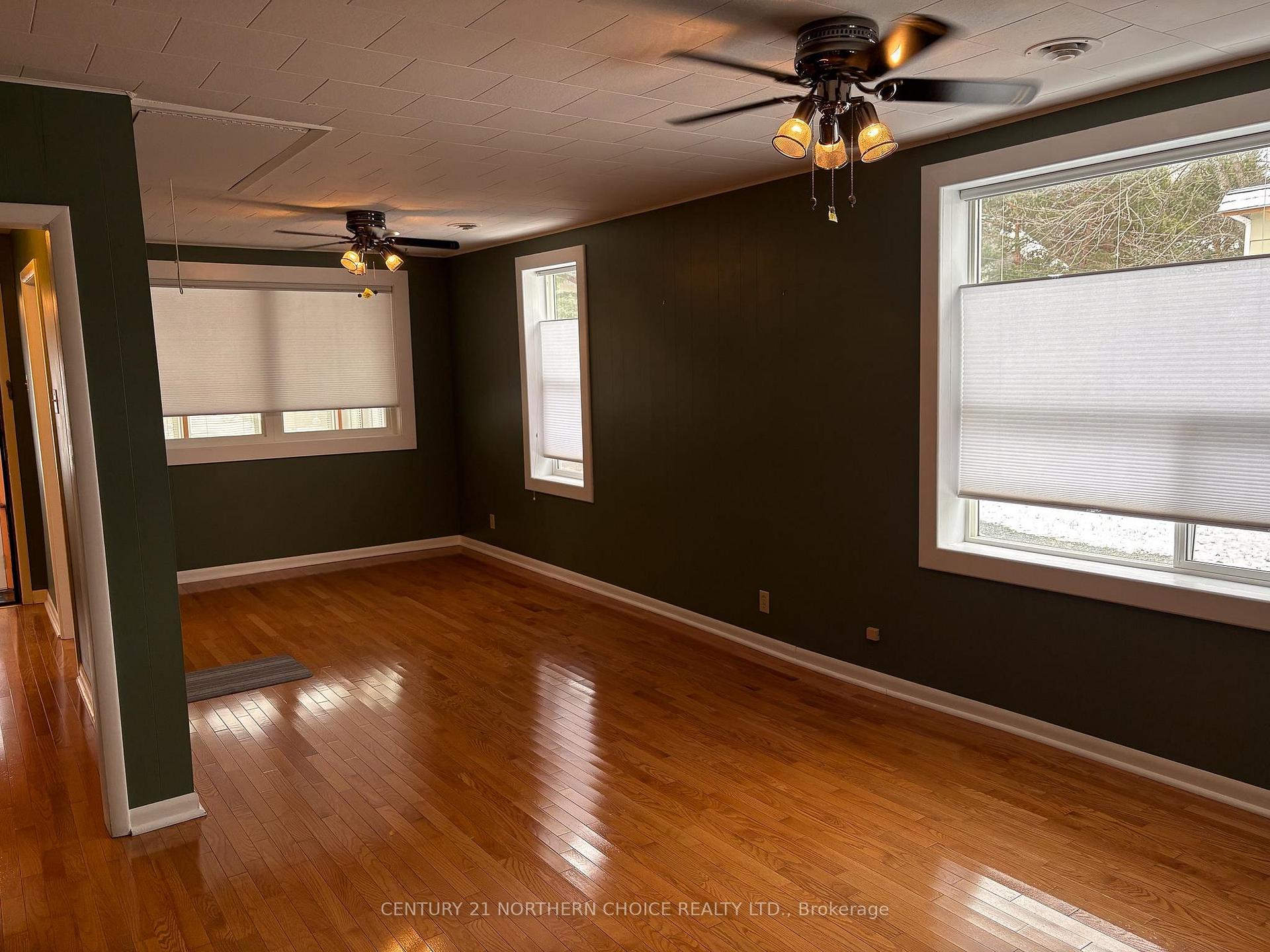 Photo 3 of 416 Bay Street, Kenora, Keewatin — HOMEH