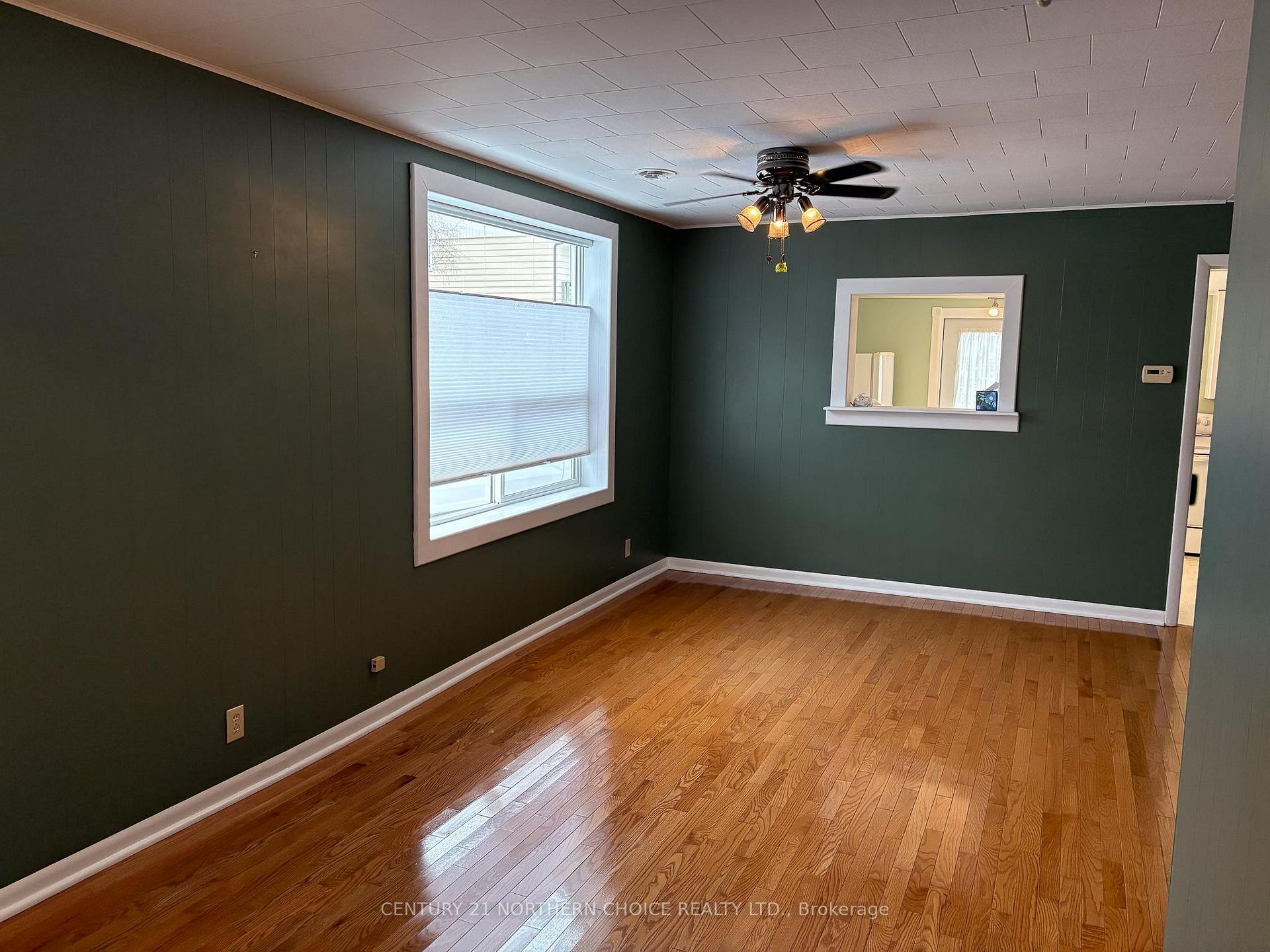 Photo 4 of 416 Bay Street, Kenora, Keewatin — HOMEH