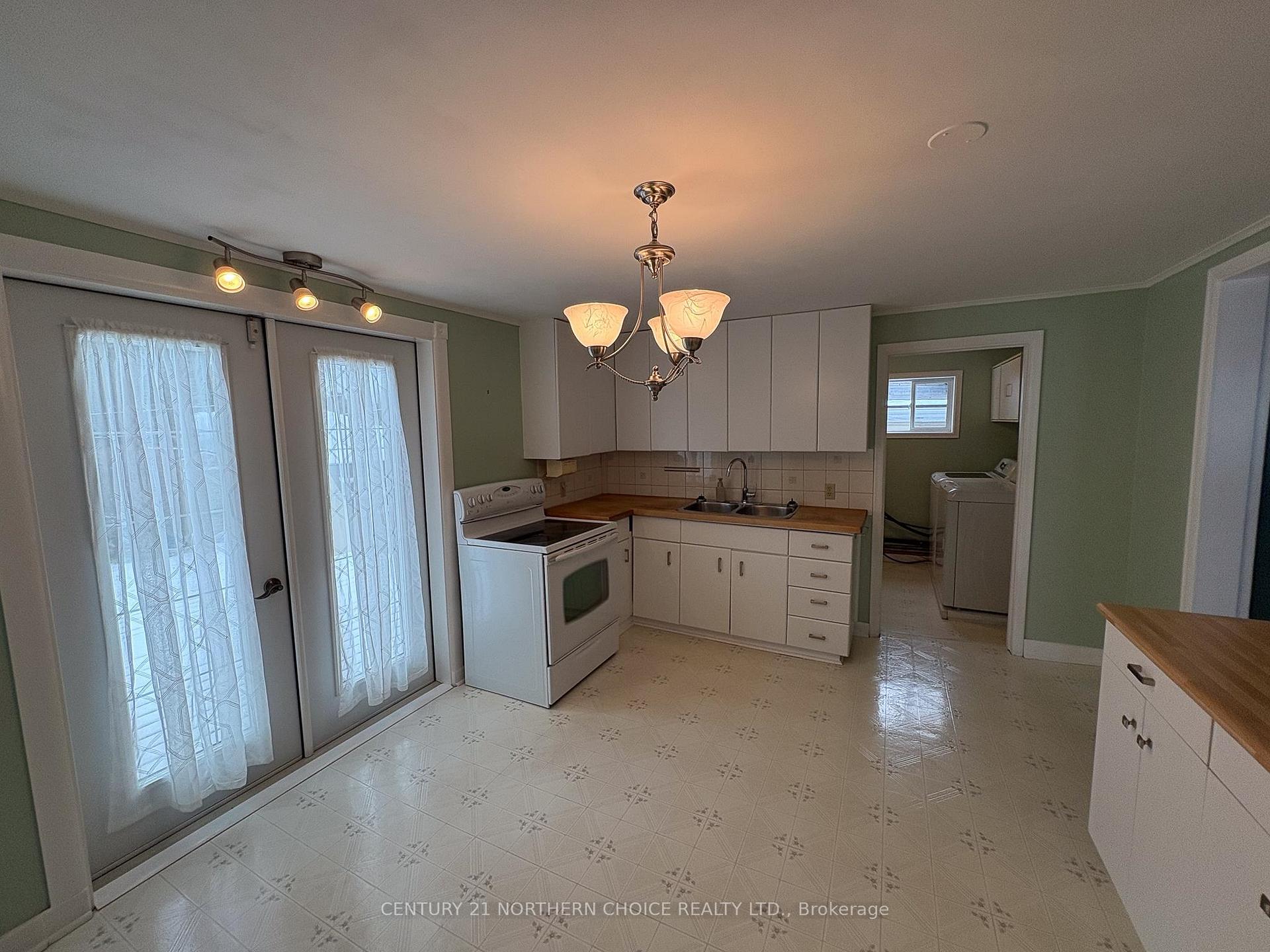 Photo 9 of 416 Bay Street, Kenora, Keewatin — HOMEH