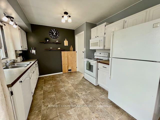 Photo 3 of 123 Wabigoon Drive, Dryden, Pronger Park — HOMEH