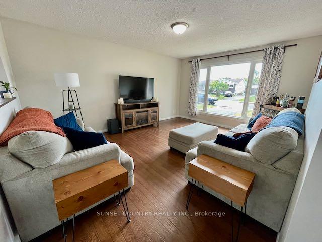 Photo 5 of 123 Wabigoon Drive, Dryden, Pronger Park — HOMEH