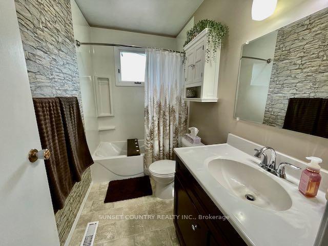 Photo 12 of 123 Wabigoon Drive, Dryden, Pronger Park — HOMEH