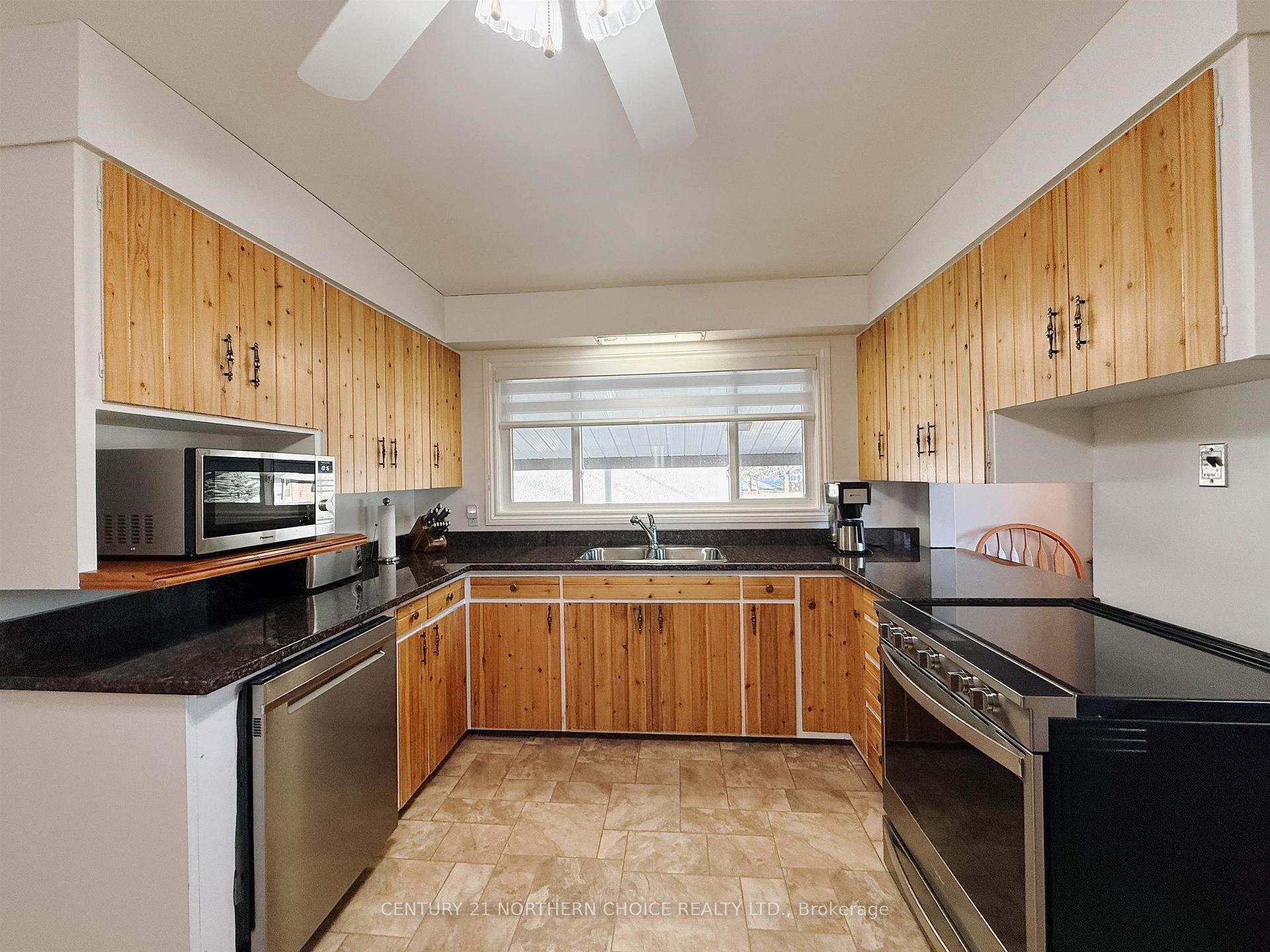 Photo 7 of 1271 Valley Drive, Kenora, Pinecrest — HOMEH