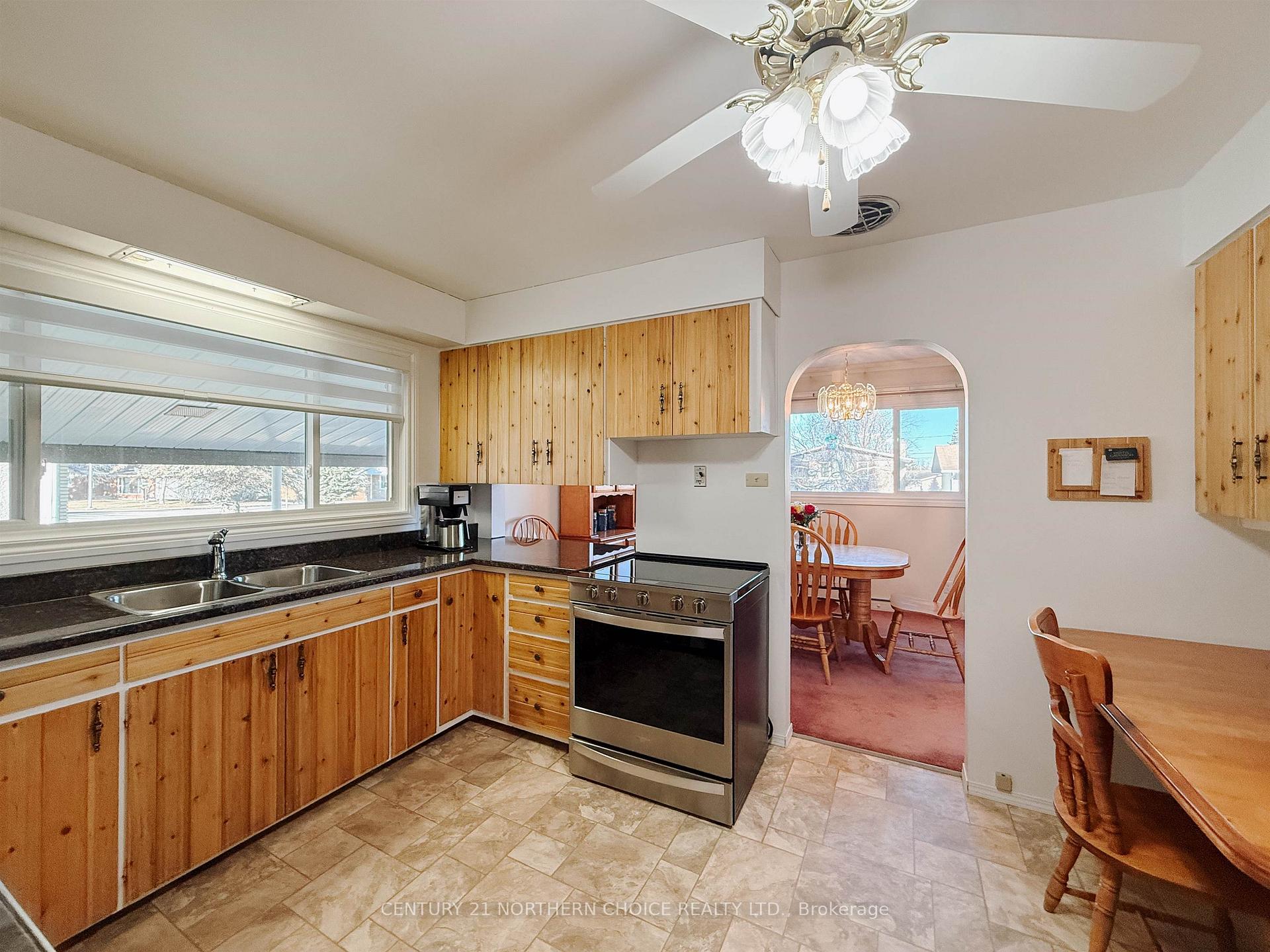Photo 11 of 1271 Valley Drive, Kenora, Pinecrest — HOMEH