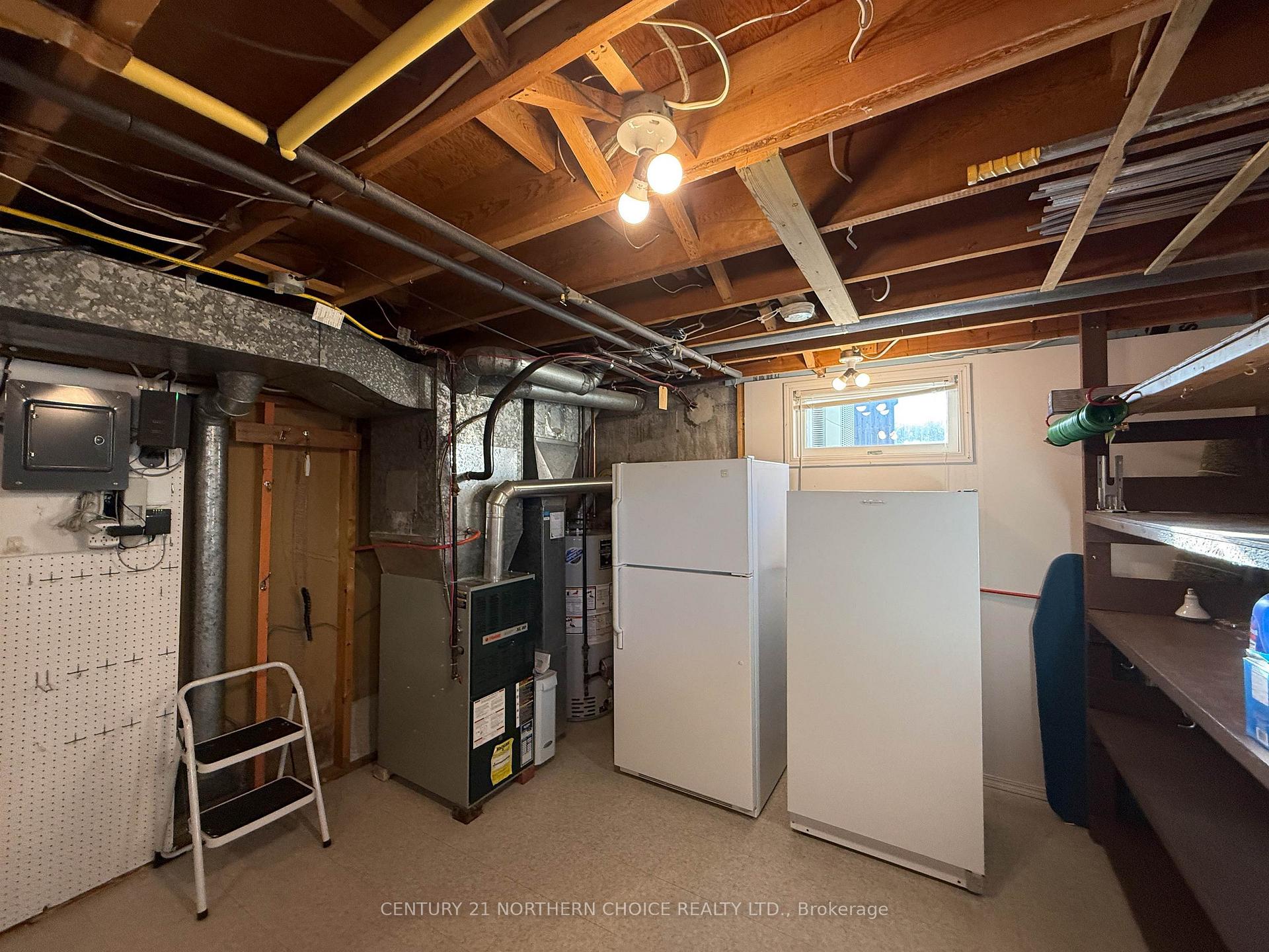 Photo 43 of 1271 Valley Drive, Kenora, Pinecrest — HOMEH