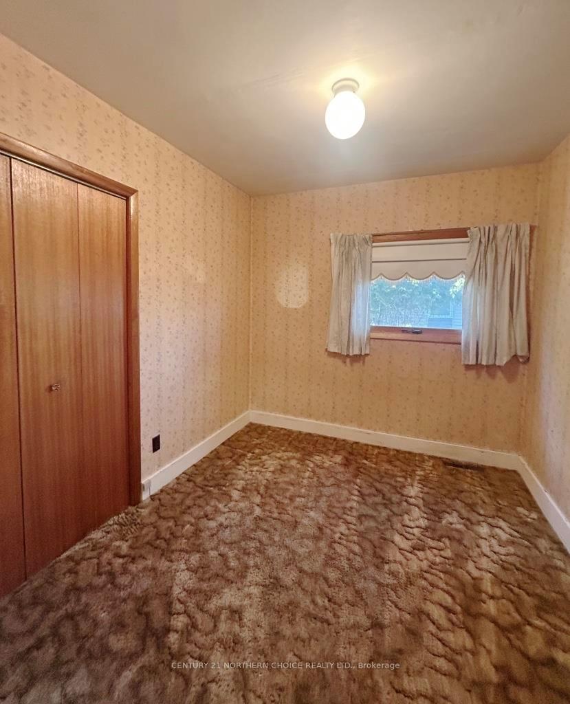 Photo 10 of 826 Smith Avenue, Fort Frances — HOMEH