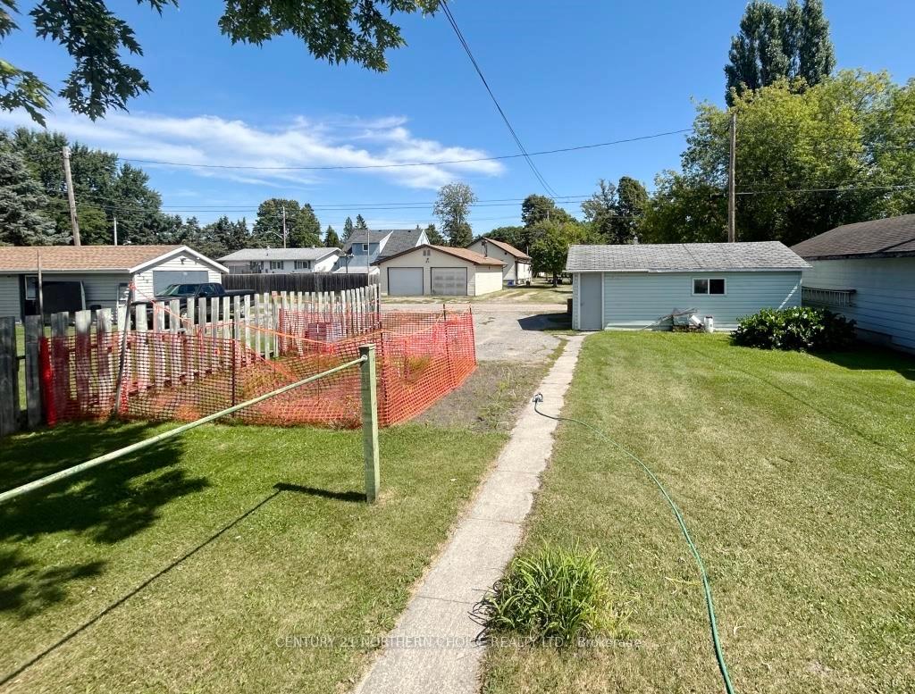Photo 13 of 826 Smith Avenue, Fort Frances — HOMEH