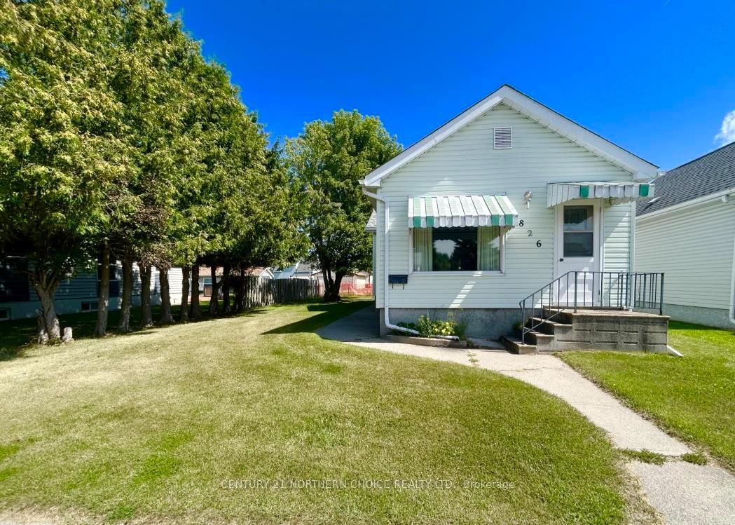 Photo 18 of 826 Smith Avenue, Fort Frances — HOMEH