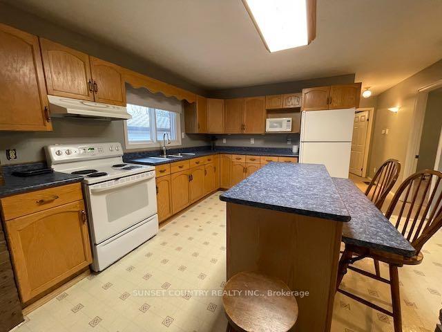 Photo 3 of 63 Davis Street, Dryden, Riverview — HOMEH