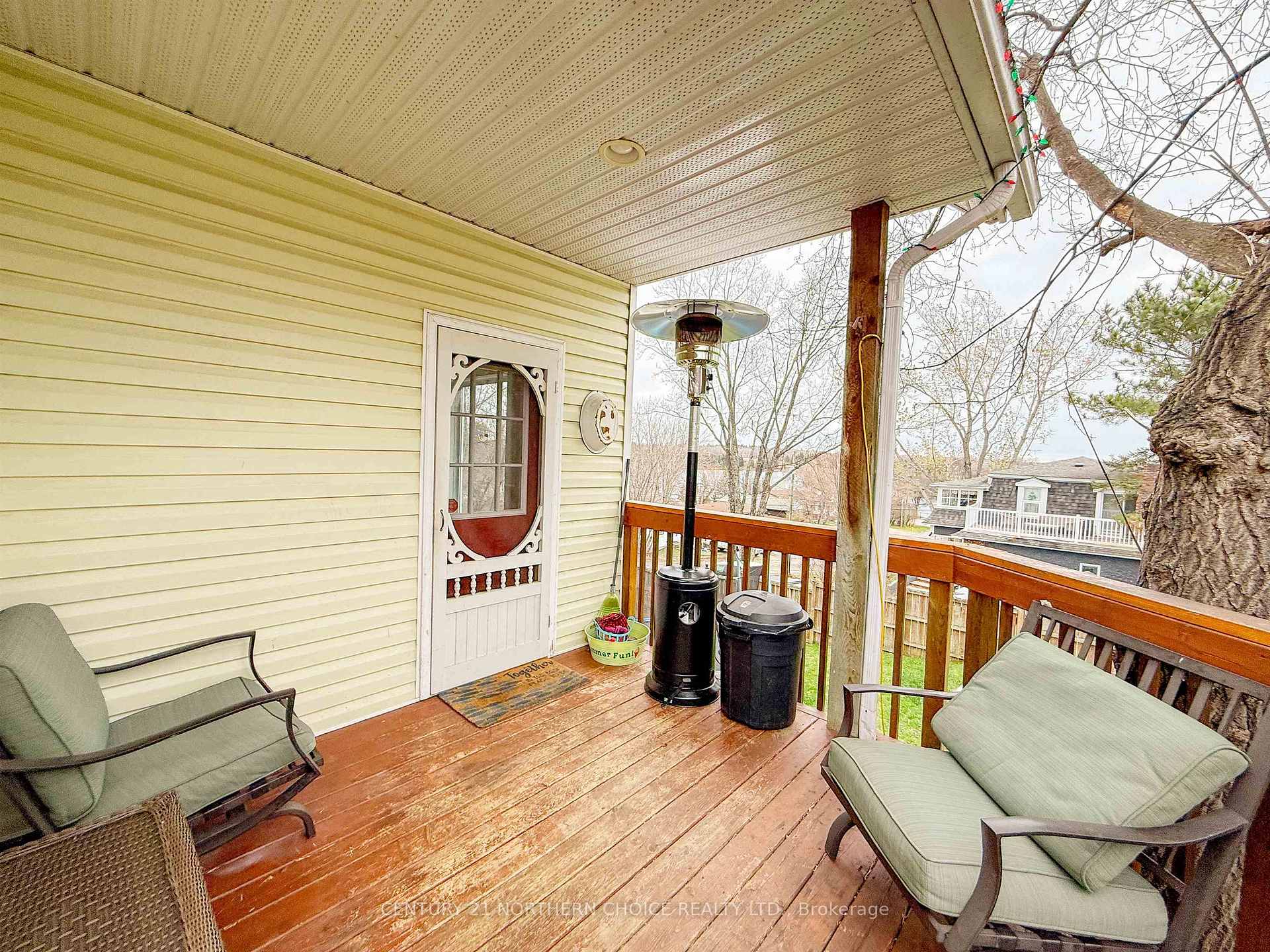 Photo 3 of 403 May Avenue, Kenora, Keewatin — HOMEH
