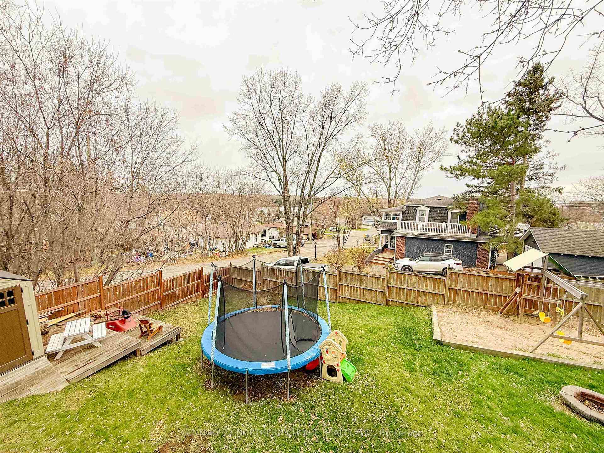 Photo 5 of 403 May Avenue, Kenora, Keewatin — HOMEH