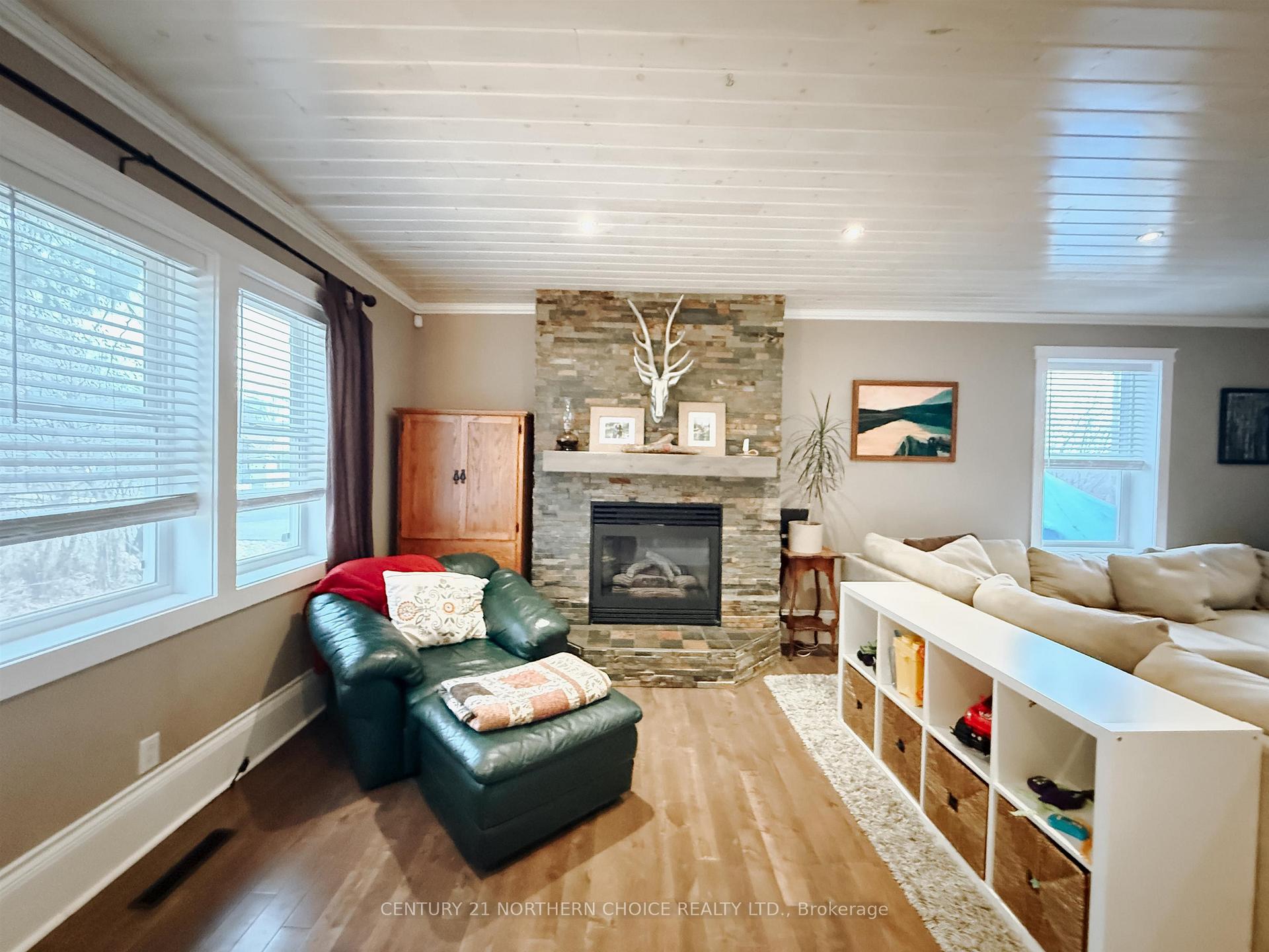 Photo 7 of 403 May Avenue, Kenora, Keewatin — HOMEH