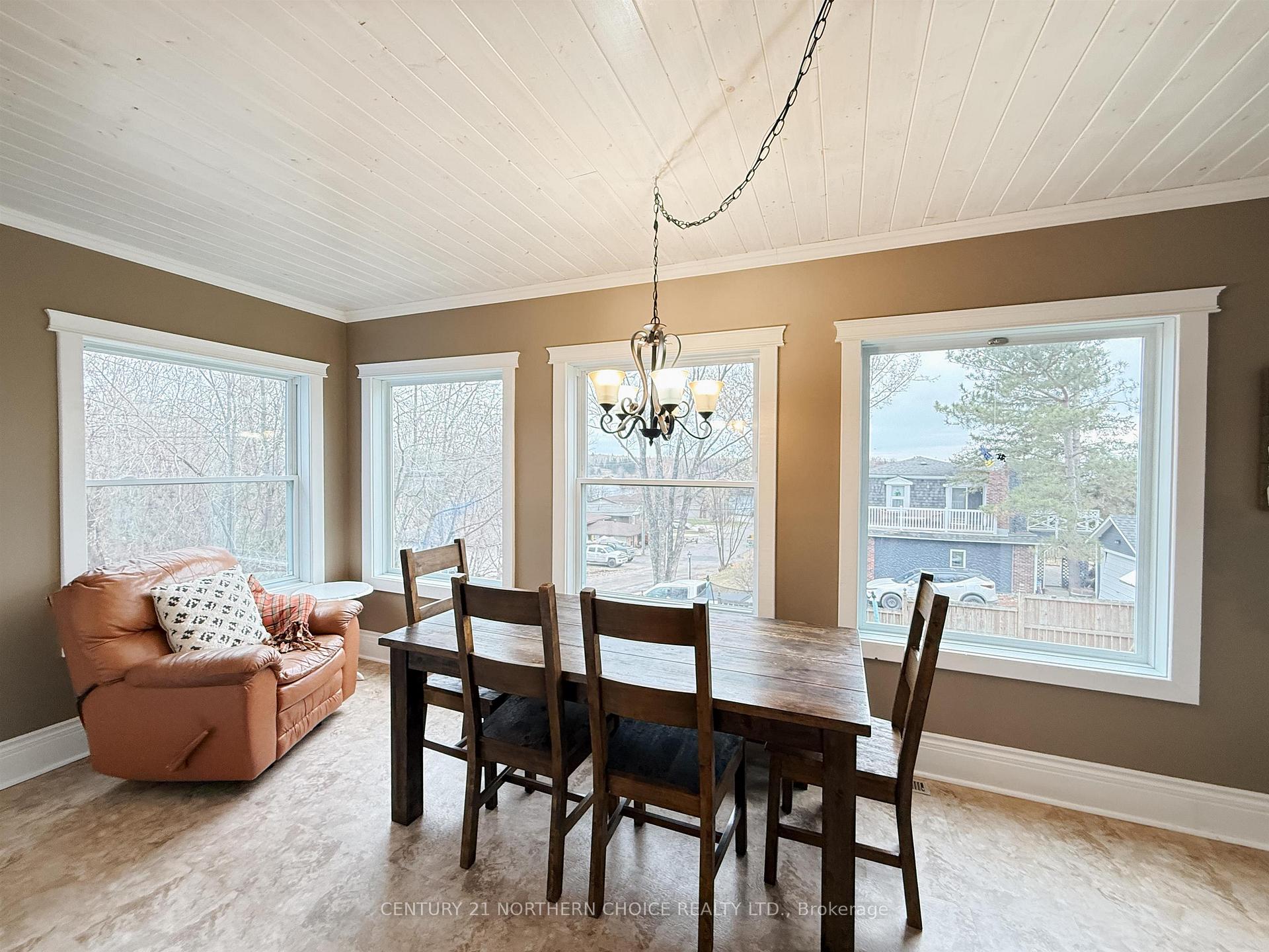 Photo 14 of 403 May Avenue, Kenora, Keewatin — HOMEH