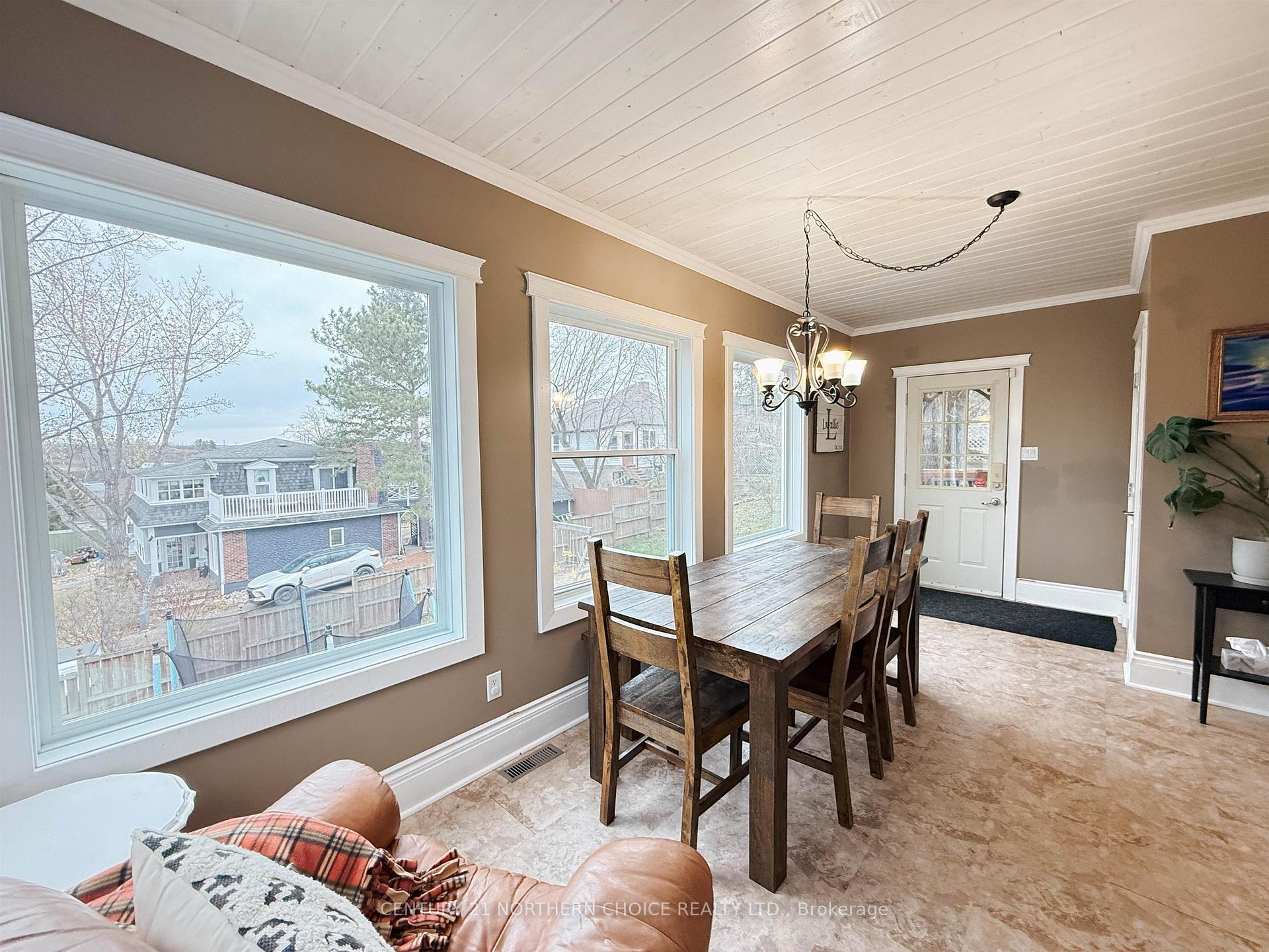 Photo 15 of 403 May Avenue, Kenora, Keewatin — HOMEH