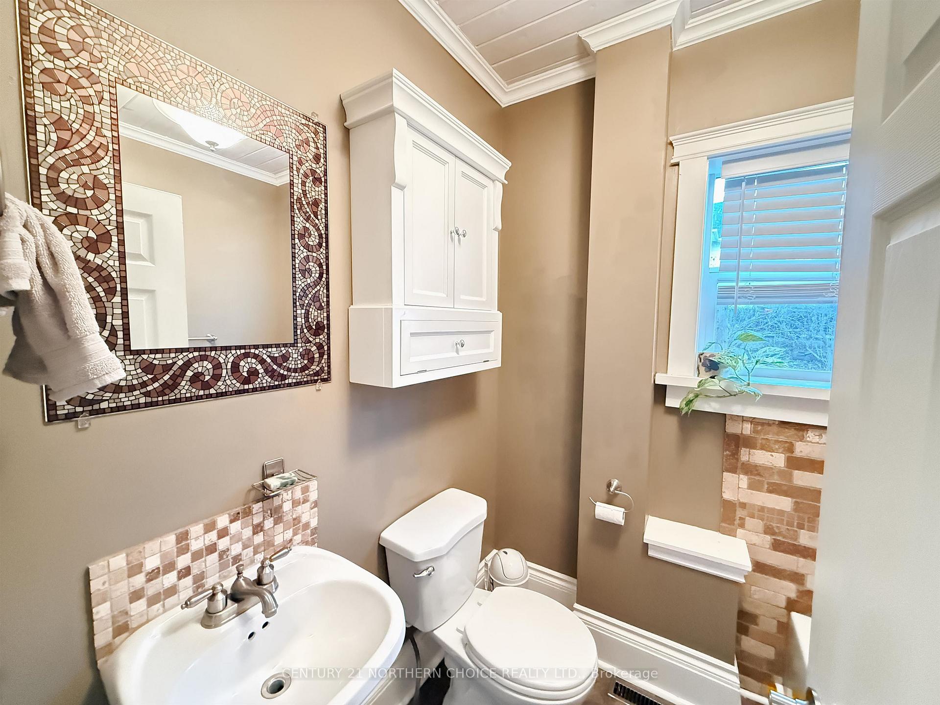 Photo 20 of 403 May Avenue, Kenora, Keewatin — HOMEH