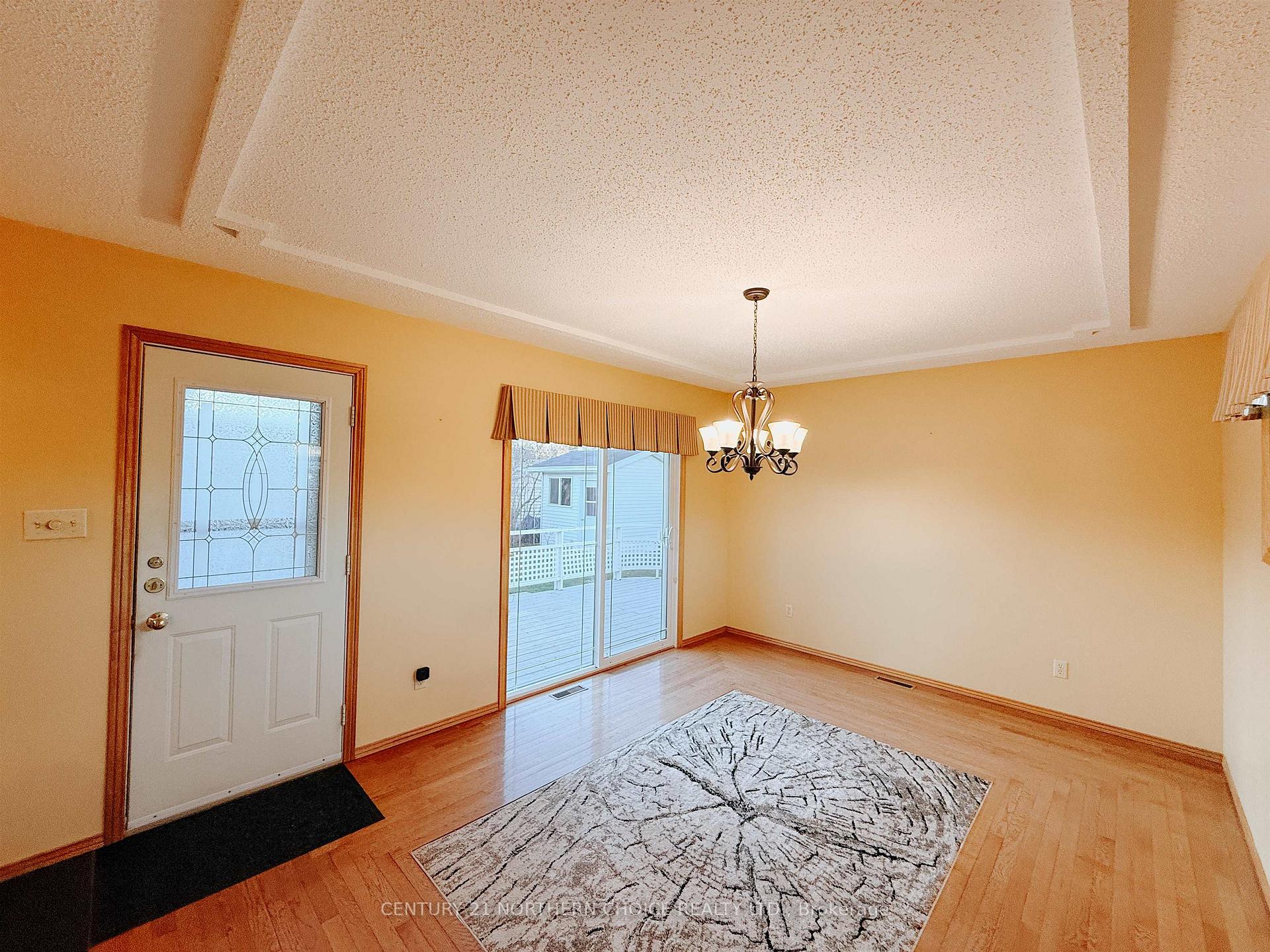 Photo 5 of 78 Drewry Drive, Kenora, Pinecrest — HOMEH