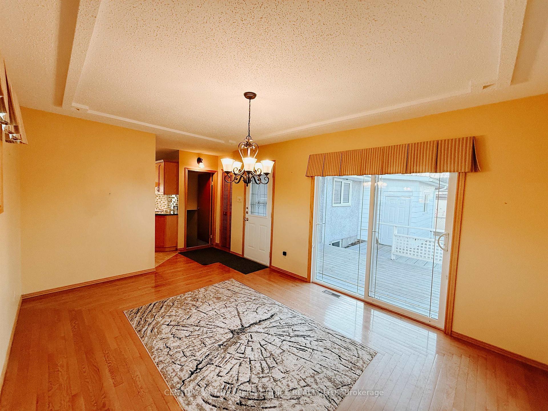 Photo 6 of 78 Drewry Drive, Kenora, Pinecrest — HOMEH