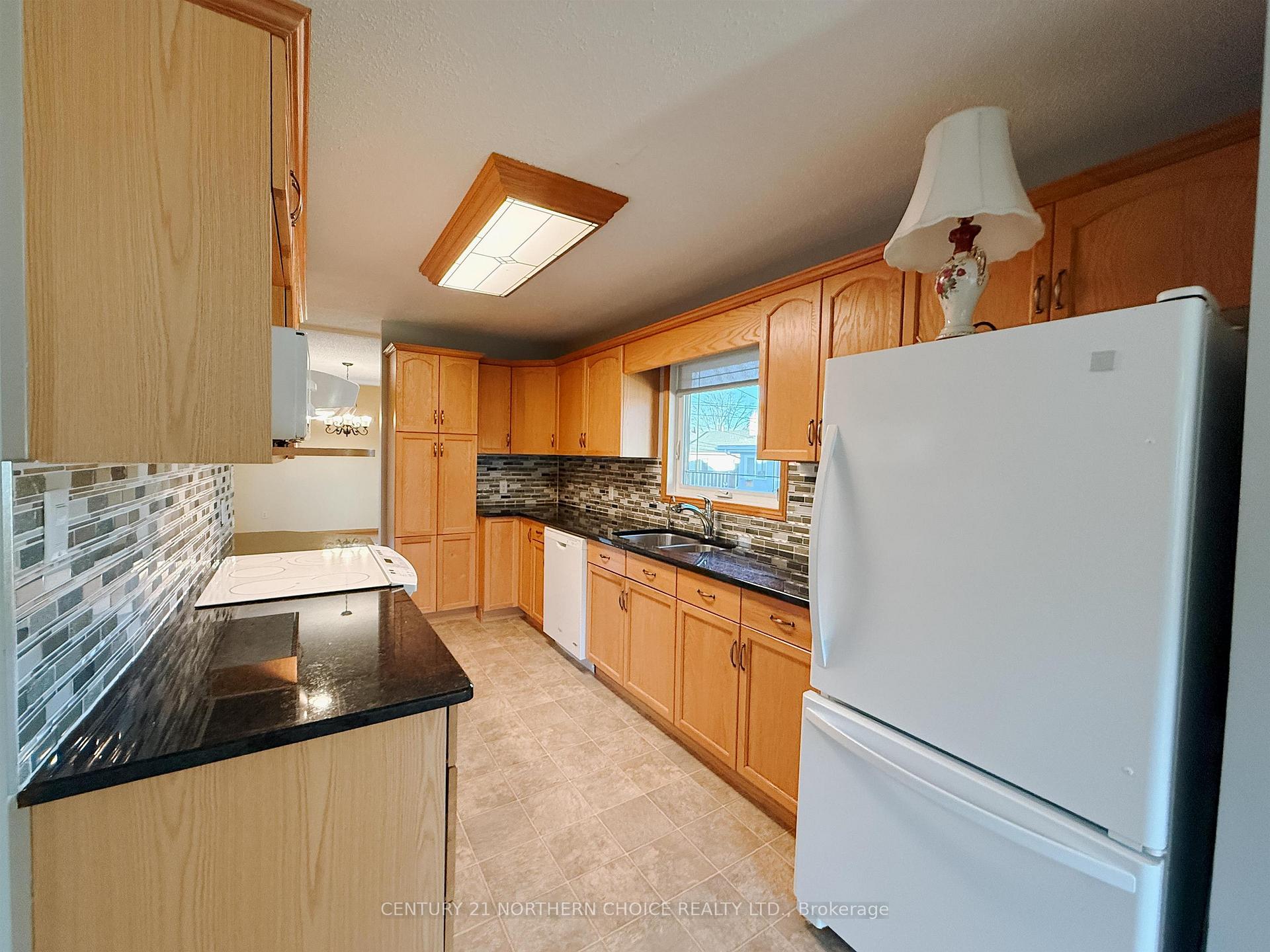 Photo 9 of 78 Drewry Drive, Kenora, Pinecrest — HOMEH