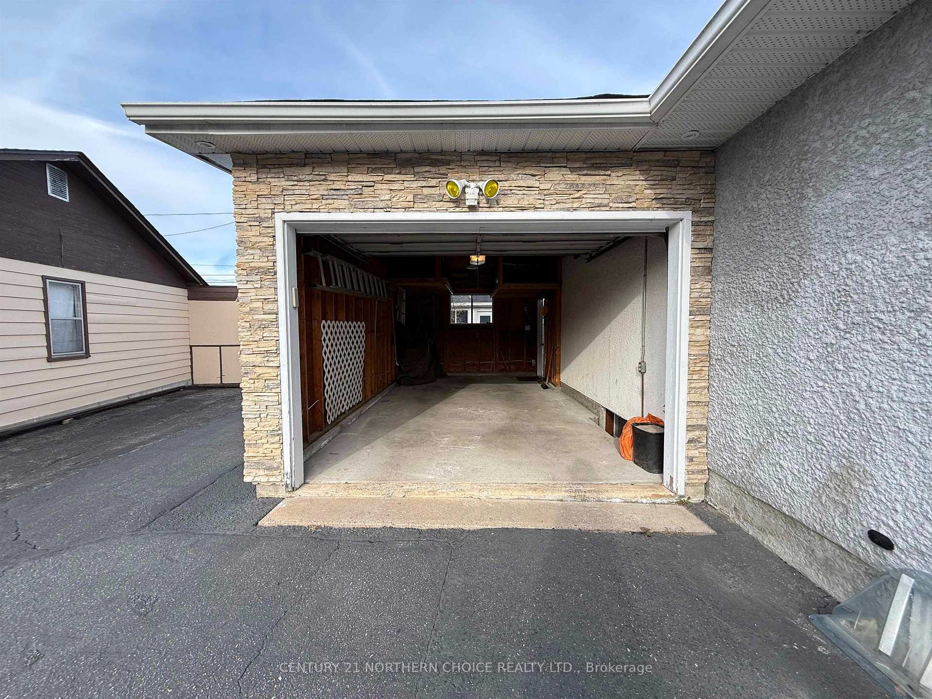 Photo 36 of 78 Drewry Drive, Kenora, Pinecrest — HOMEH