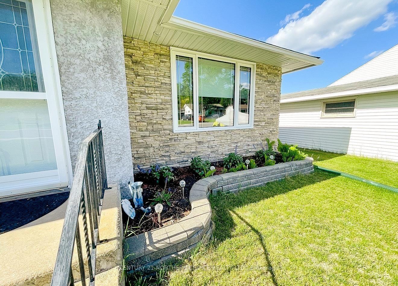 Photo 44 of 78 Drewry Drive, Kenora, Pinecrest — HOMEH